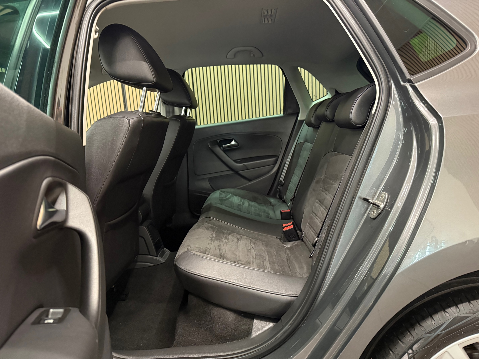 https://www.autokooy.nl//xml/images/47741901-21.JPG