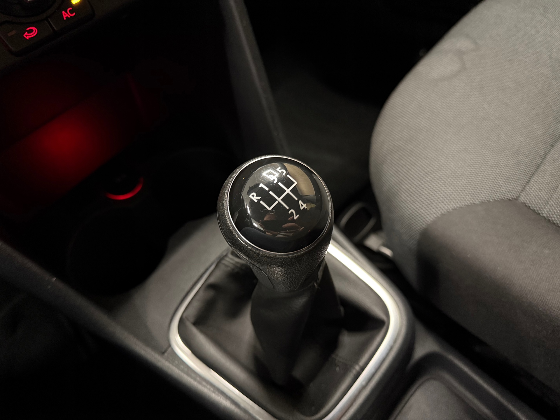https://www.autokooy.nl//xml/images/47768284-19.JPG