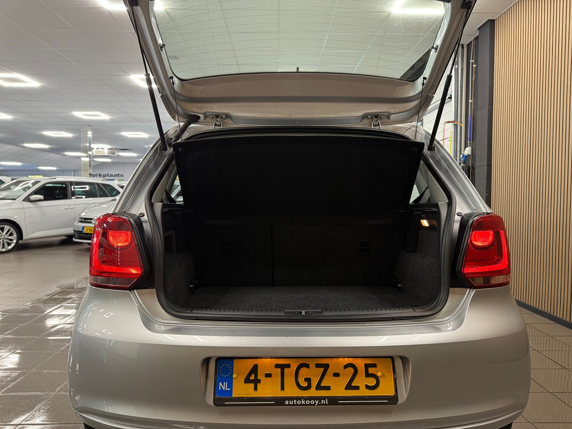 https://www.autokooy.nl//xml/images/47768284-5.JPG