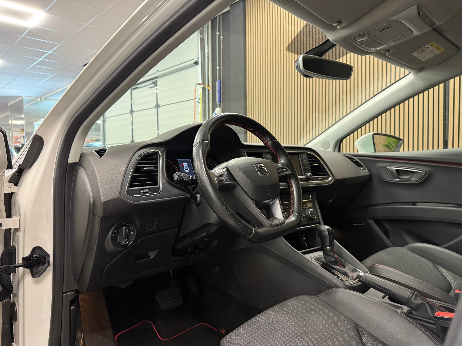https://www.autokooy.nl//xml/images/47813846-12.JPG
