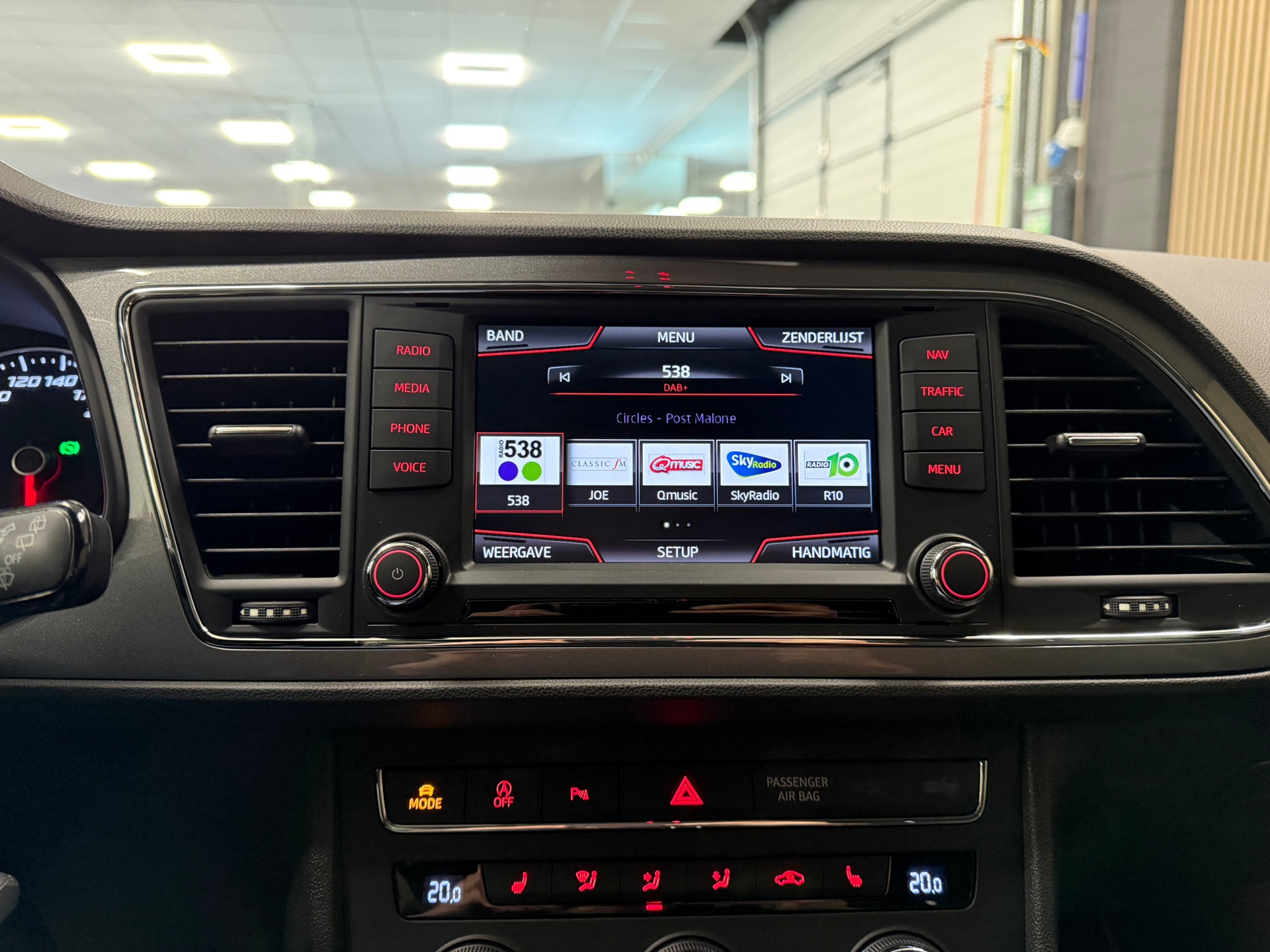 https://www.autokooy.nl//xml/images/47813846-16.JPG