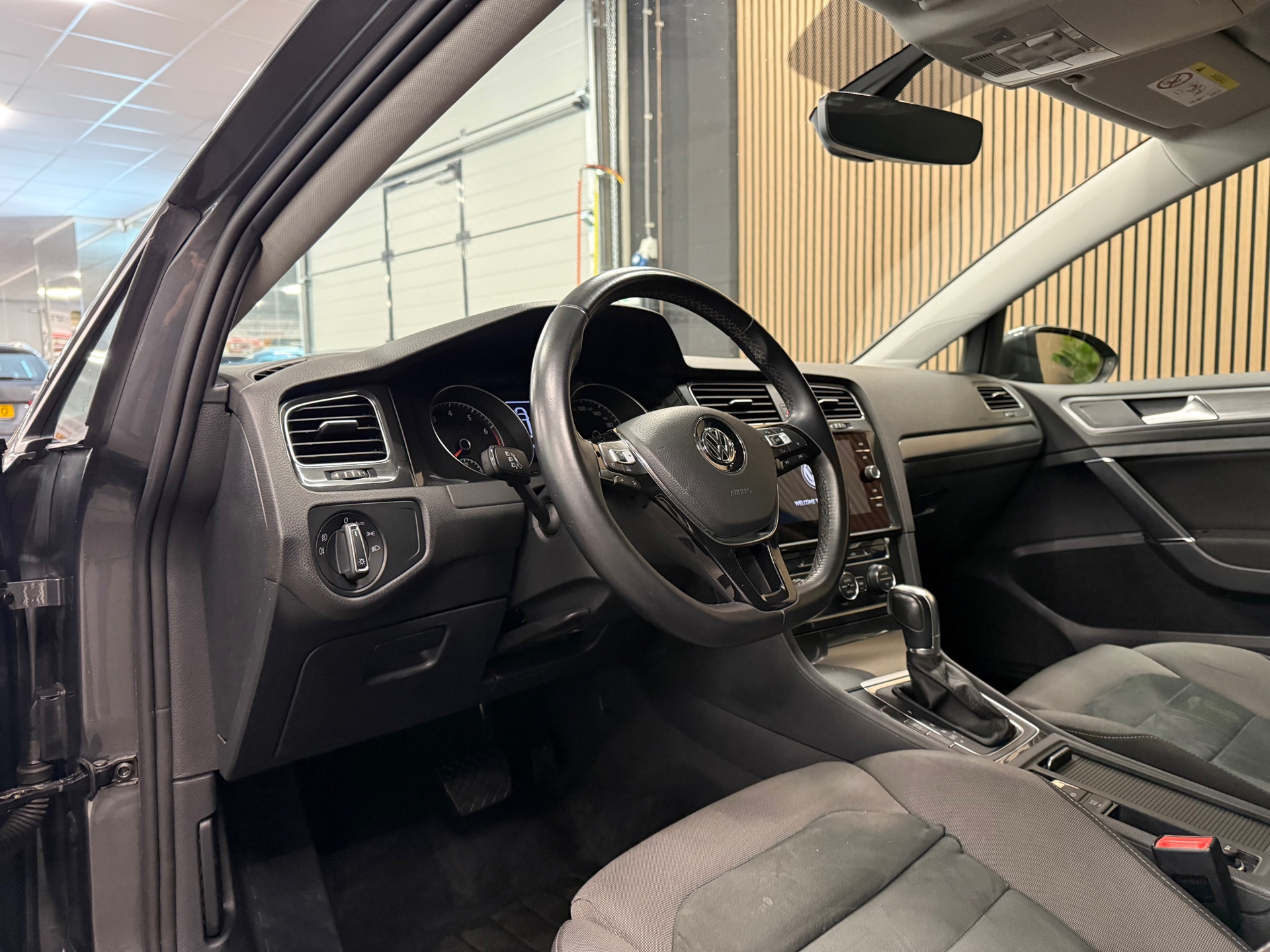 https://www.autokooy.nl//xml/images/47841003-12.JPG
