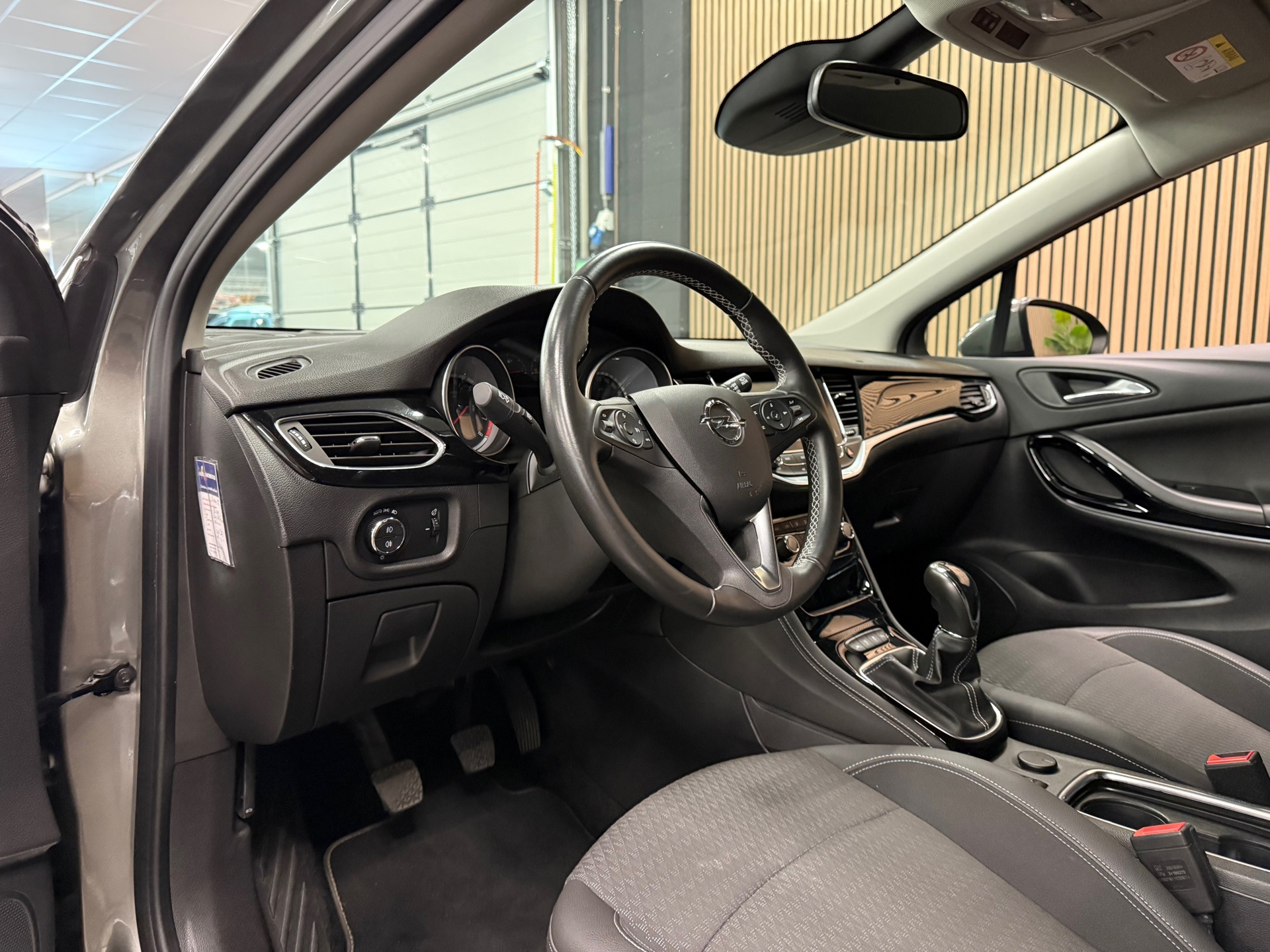 https://www.autokooy.nl//xml/images/47873351-12.JPG