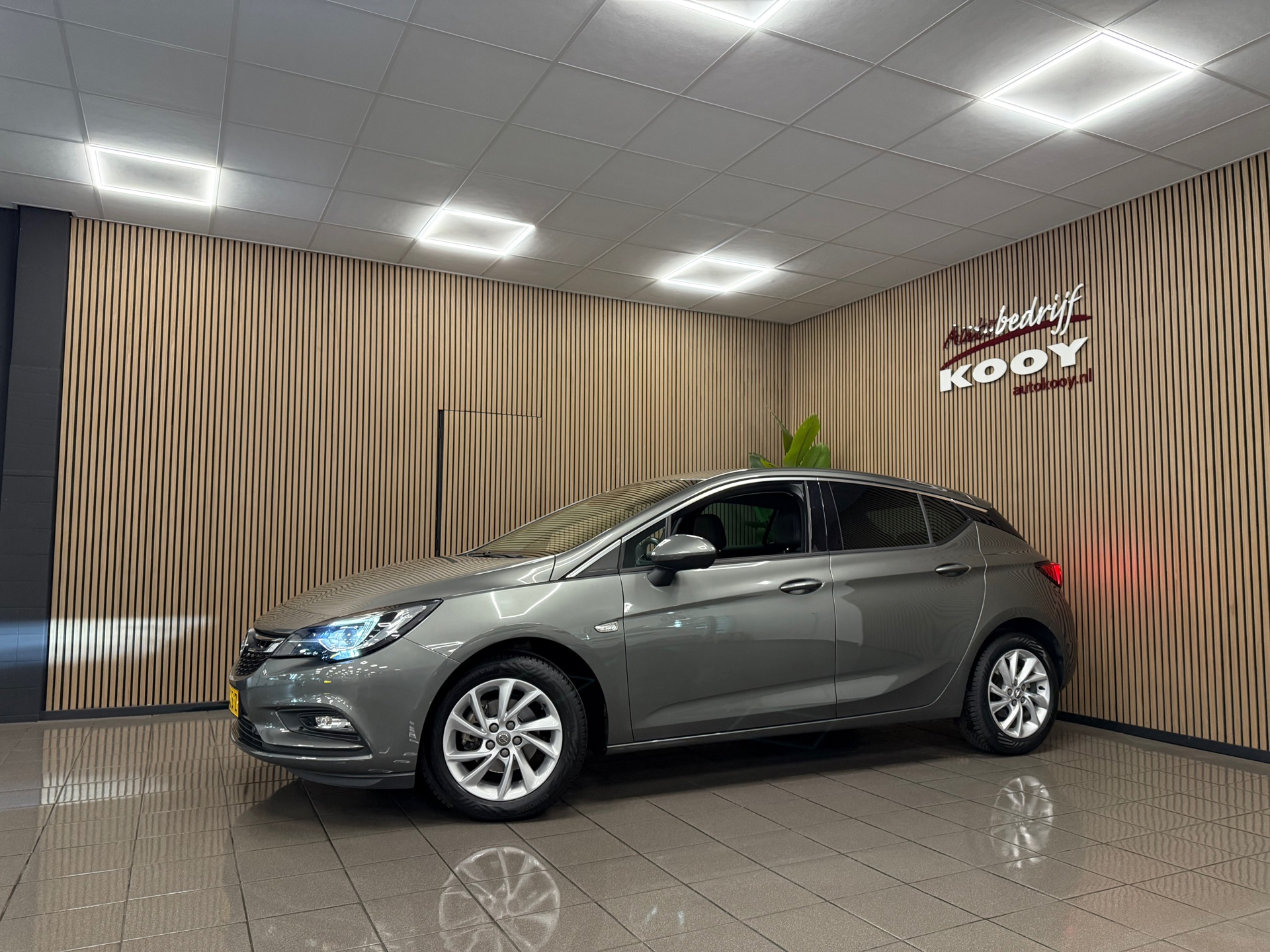https://www.autokooy.nl//xml/images/47873351-9.JPG