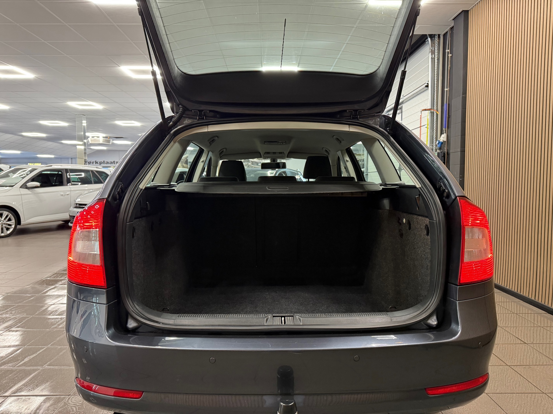 https://www.autokooy.nl//xml/images/47897936-5.JPG