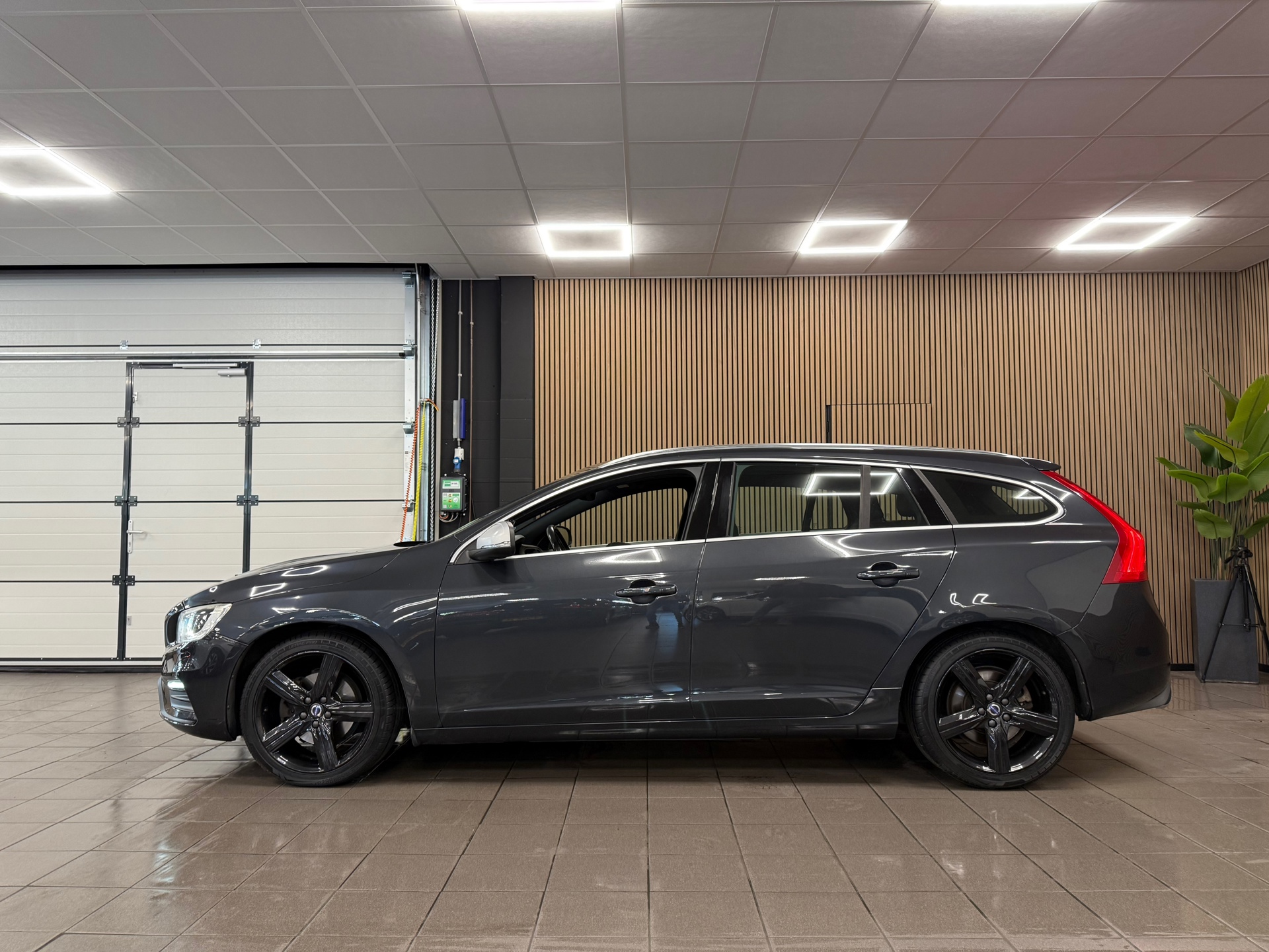 https://www.autokooy.nl//xml/images/47898102-2.JPG