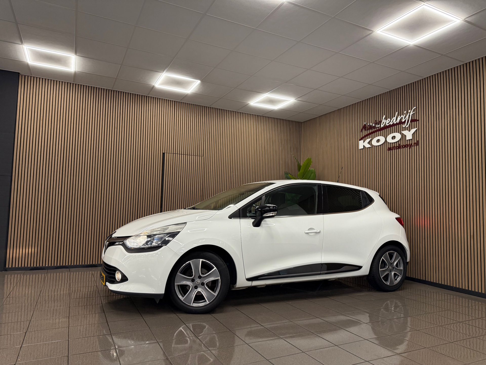 https://www.autokooy.nl//xml/images/47924813-10.JPG