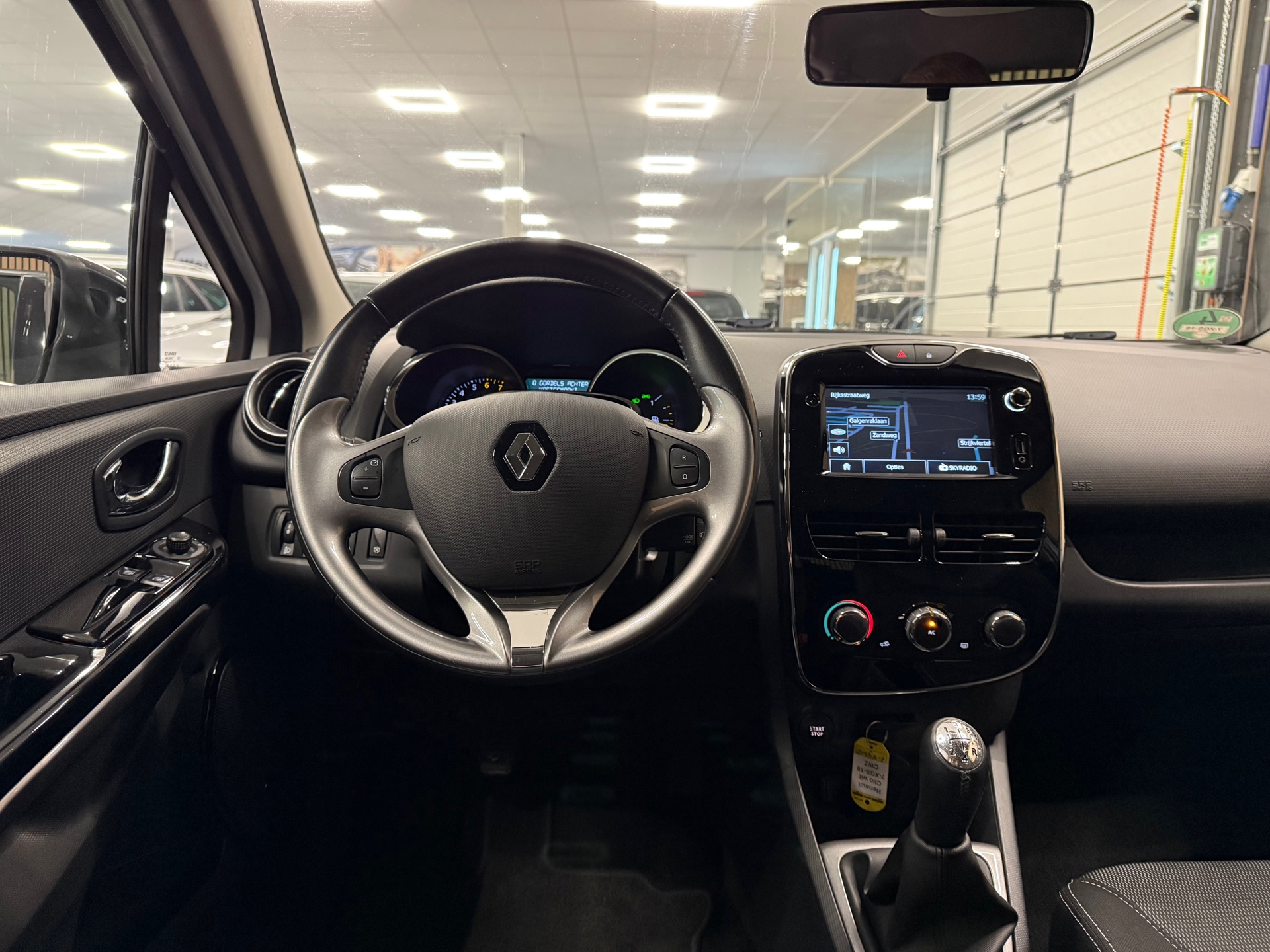 https://www.autokooy.nl//xml/images/47924813-21.JPG