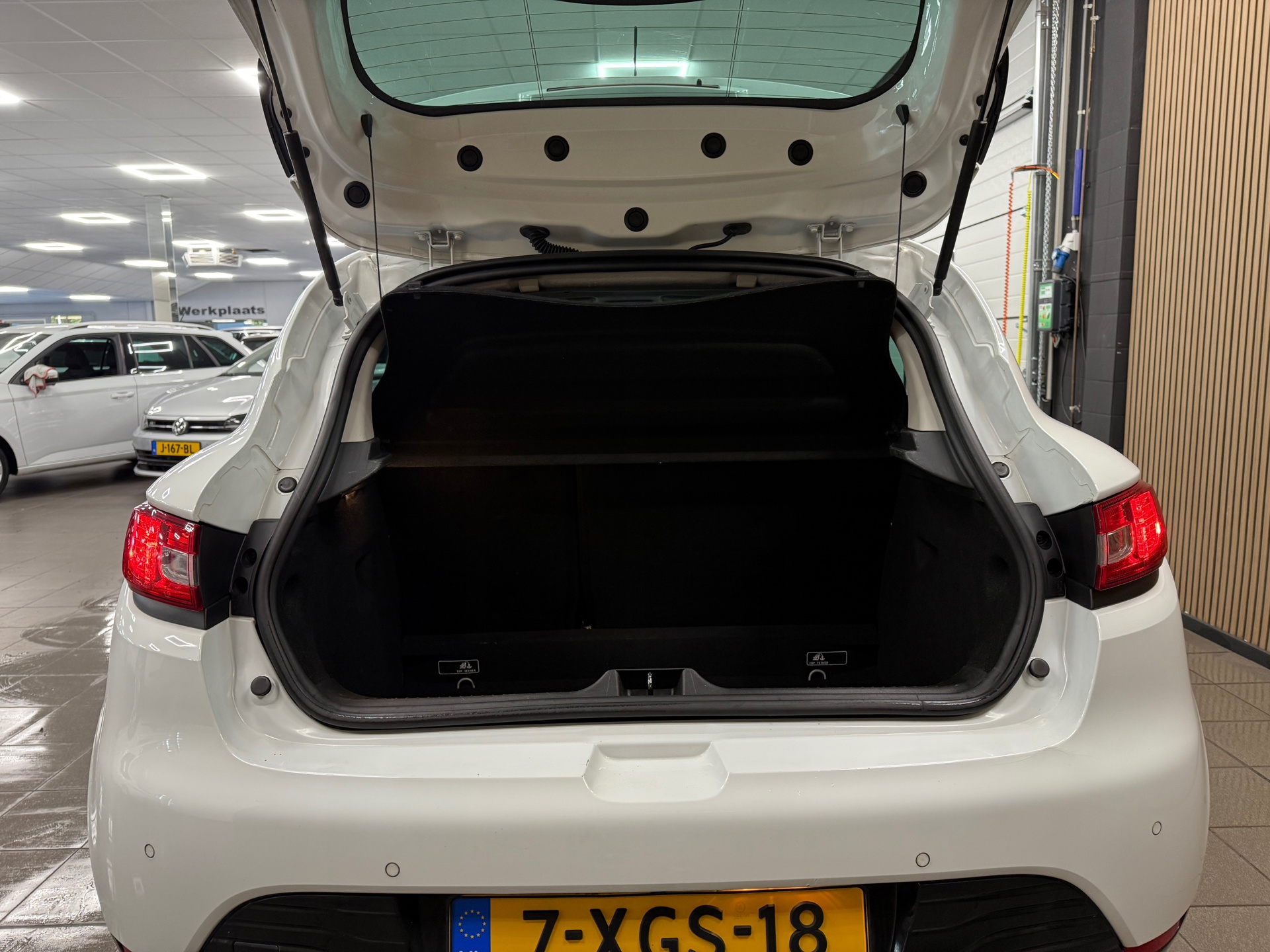 https://www.autokooy.nl//xml/images/47924813-5.JPG
