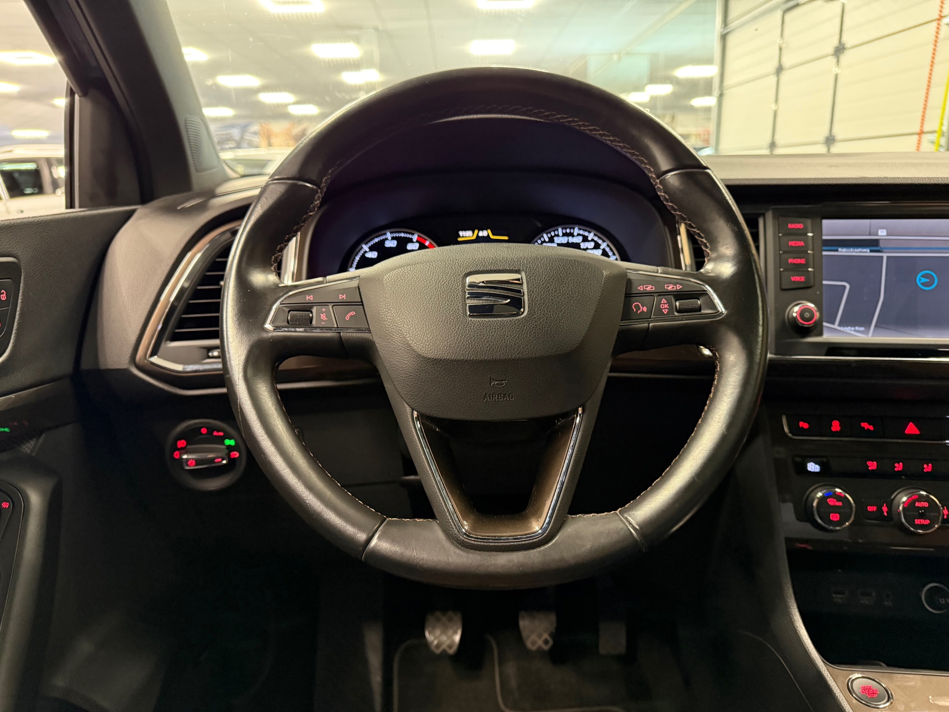 https://www.autokooy.nl//xml/images/47999040-13.JPG