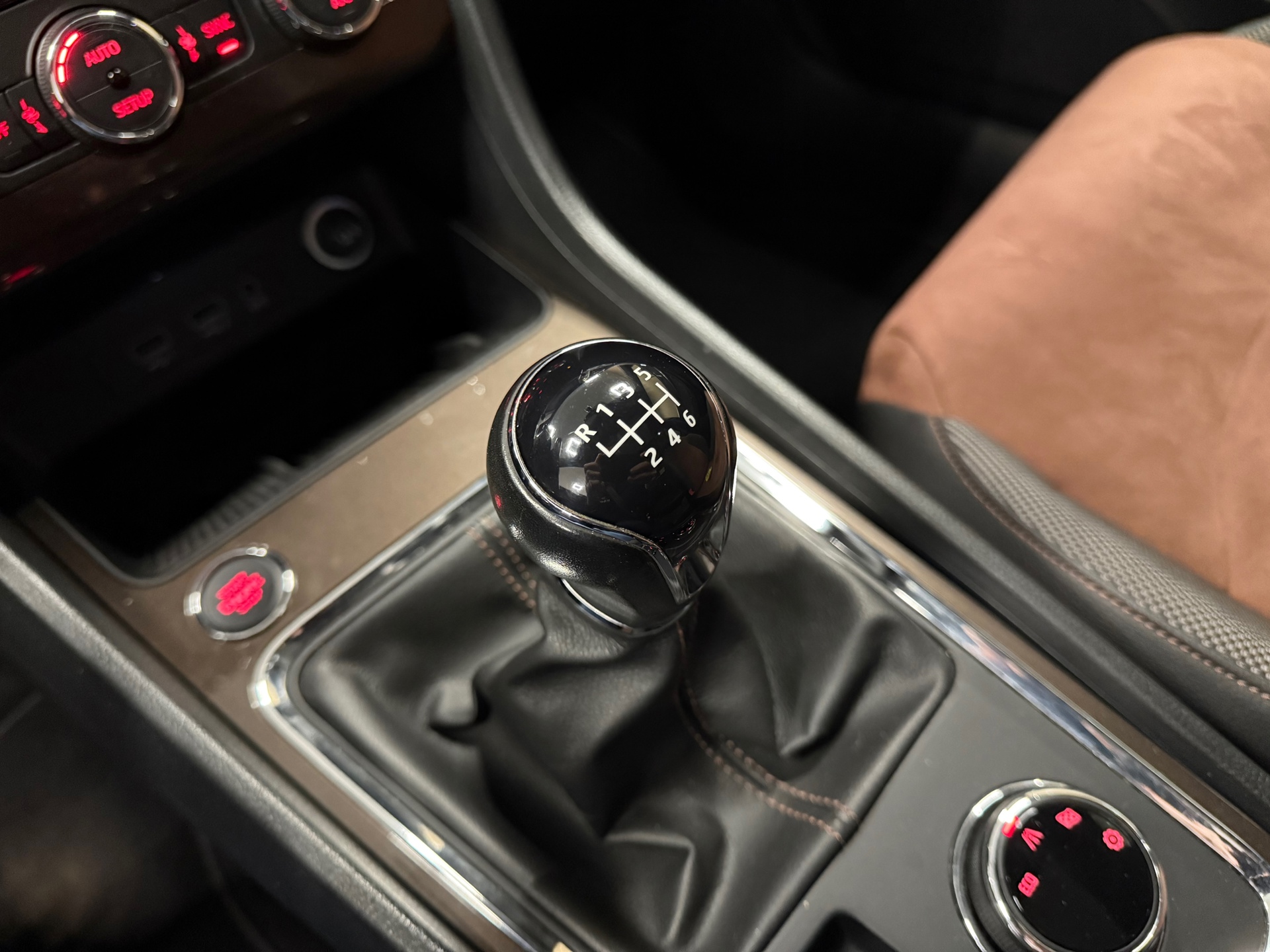 https://www.autokooy.nl//xml/images/47999040-19.JPG
