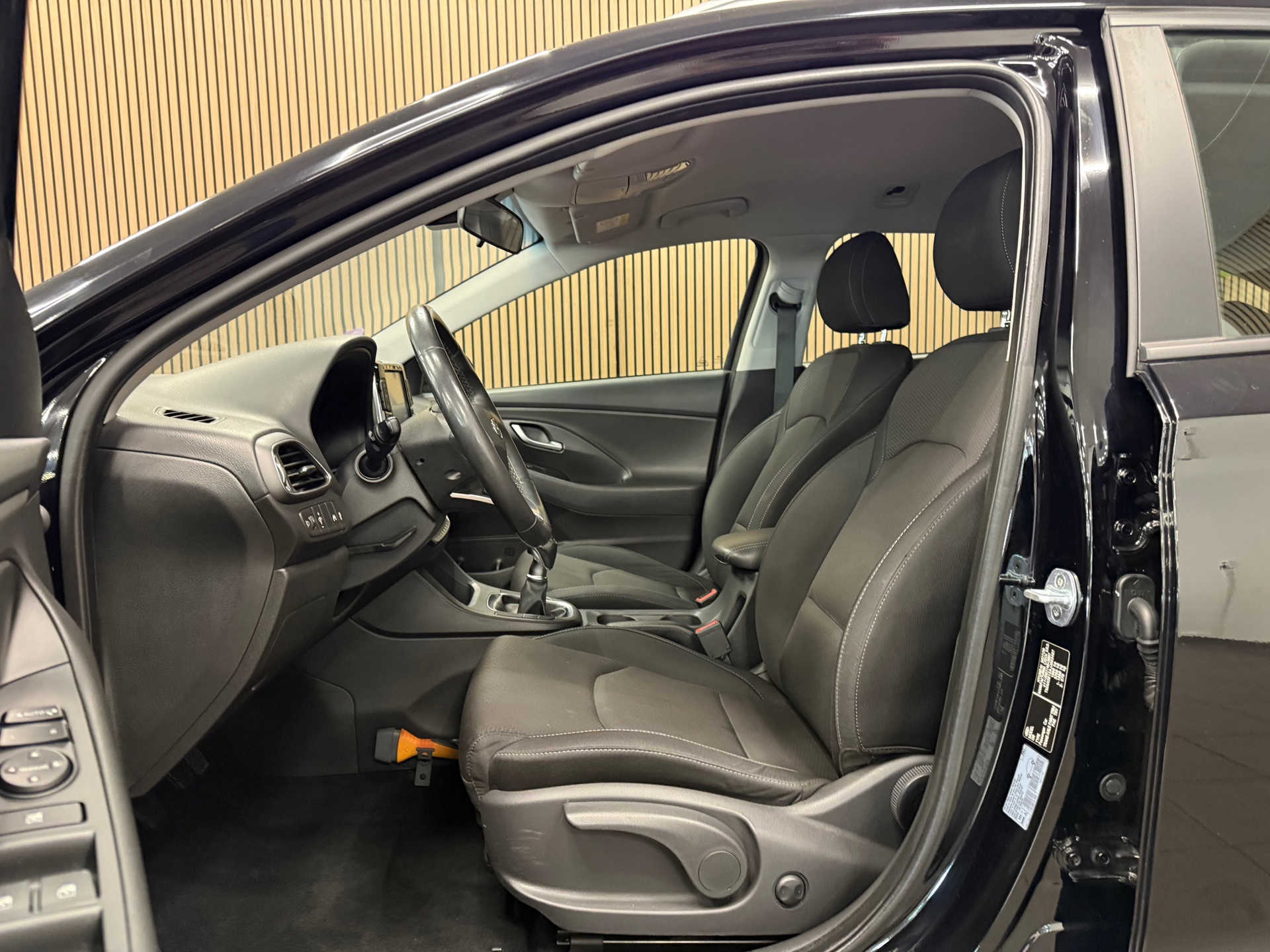 https://www.autokooy.nl//xml/images/47999343-11.JPG