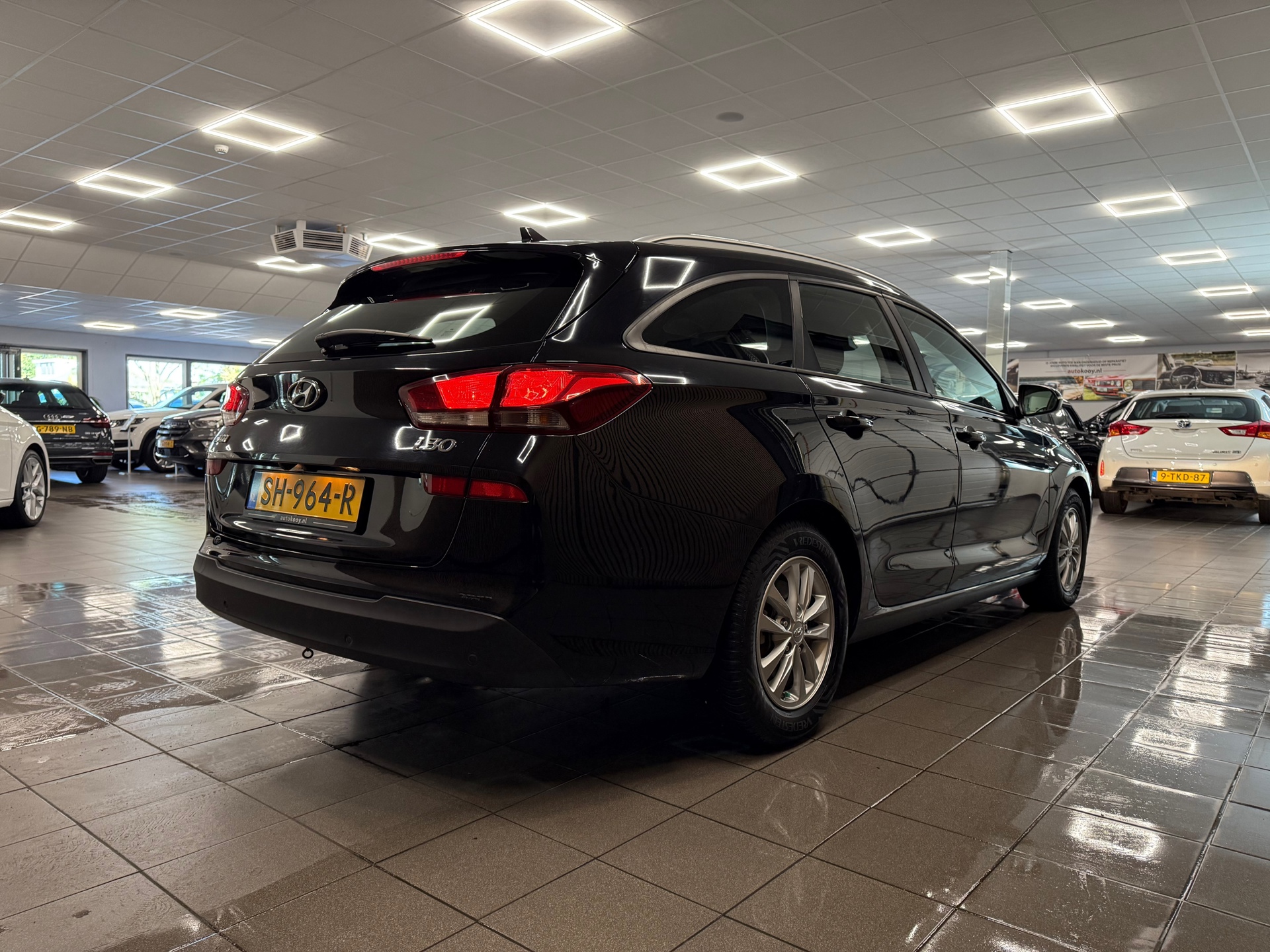 https://www.autokooy.nl//xml/images/47999343-6.JPG