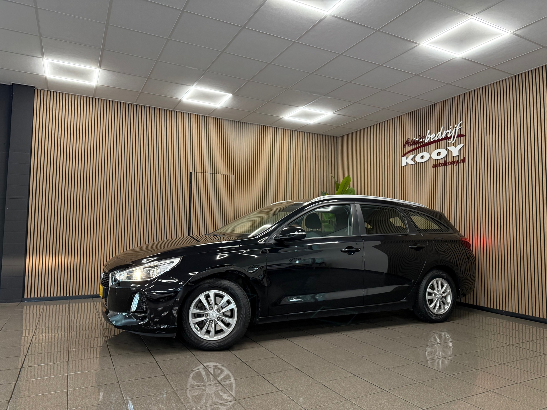 https://www.autokooy.nl//xml/images/47999343-9.JPG