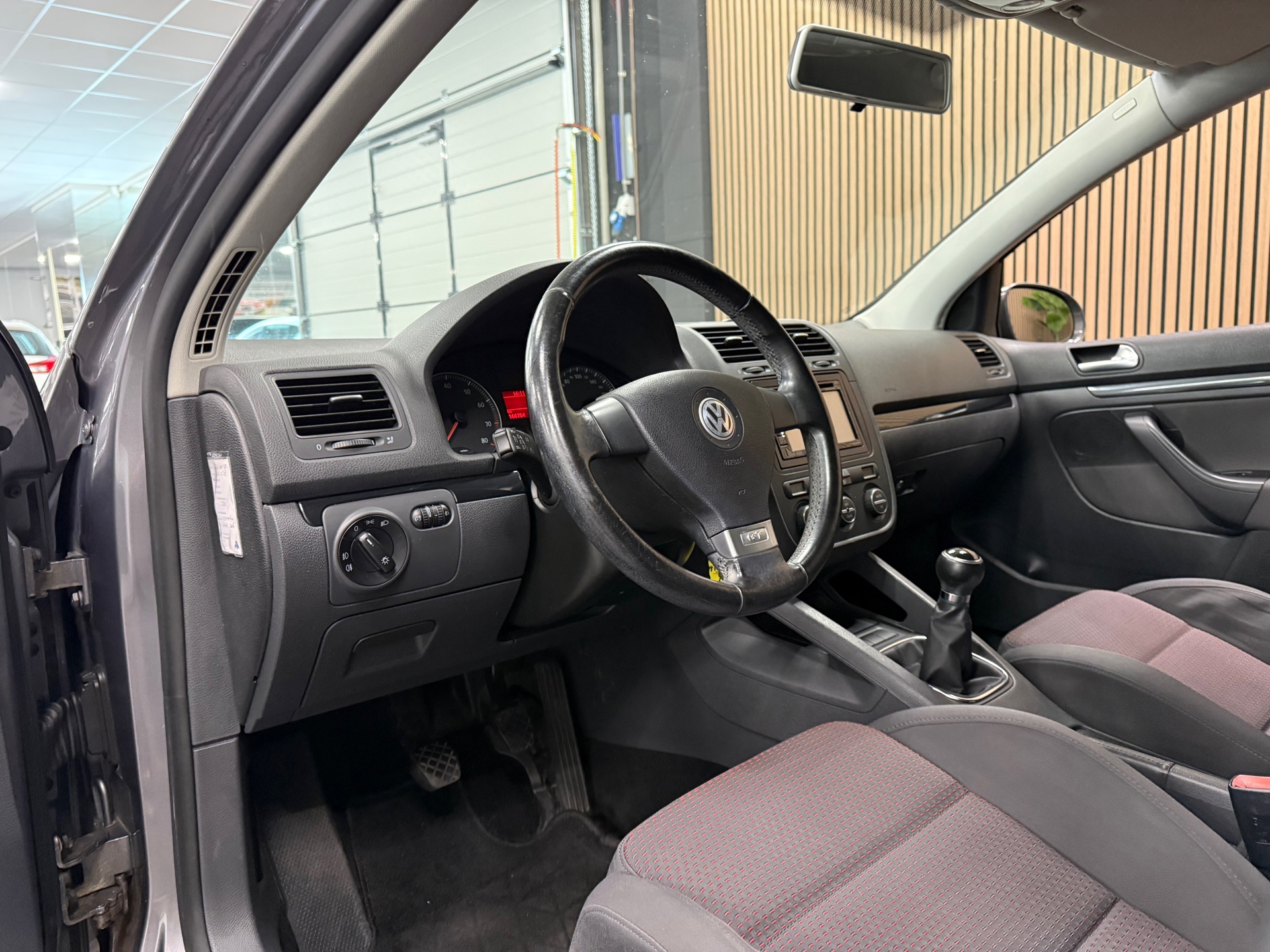 https://www.autokooy.nl//xml/images/47999381-12.JPG