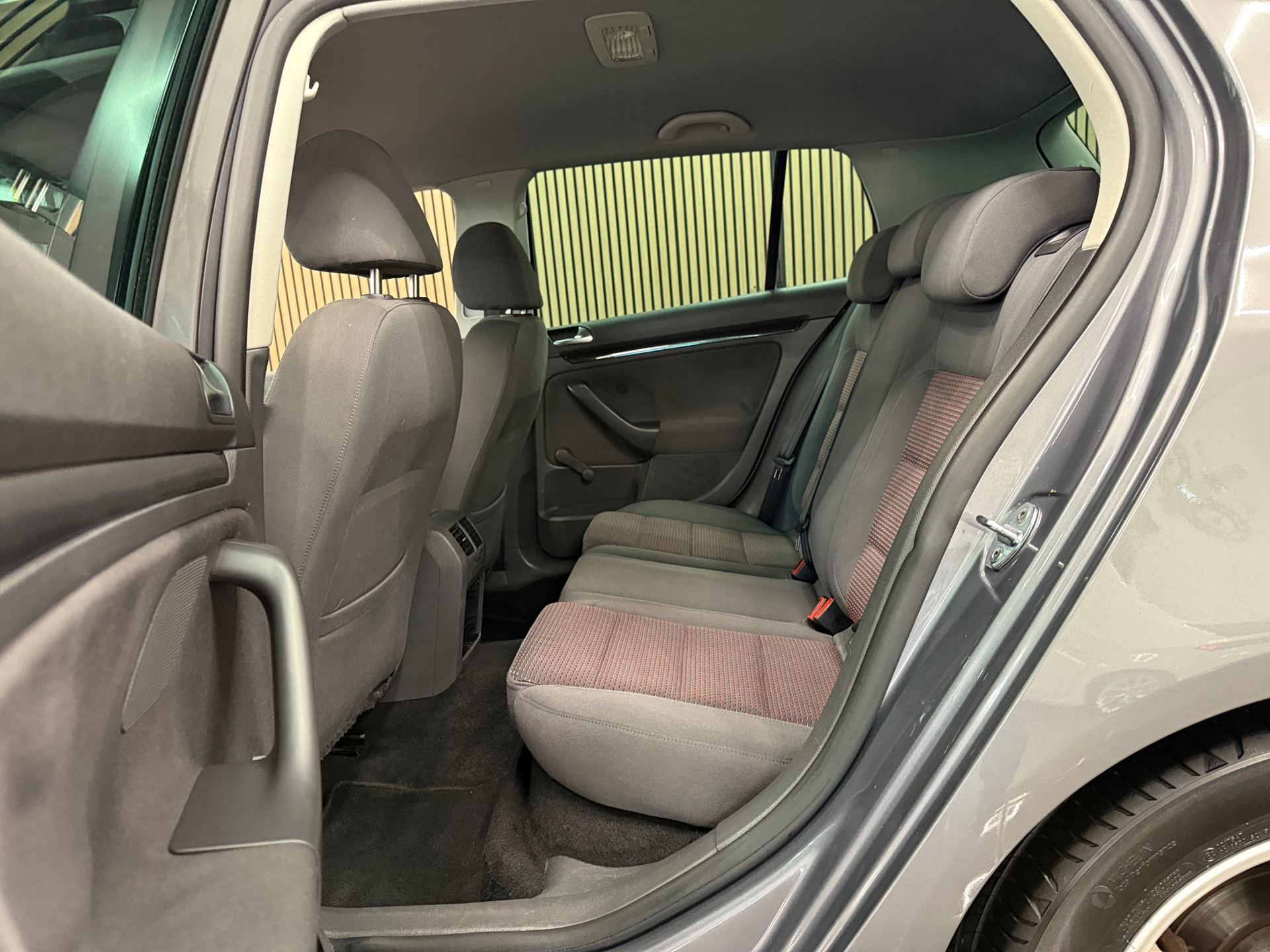 https://www.autokooy.nl//xml/images/47999381-19.JPG