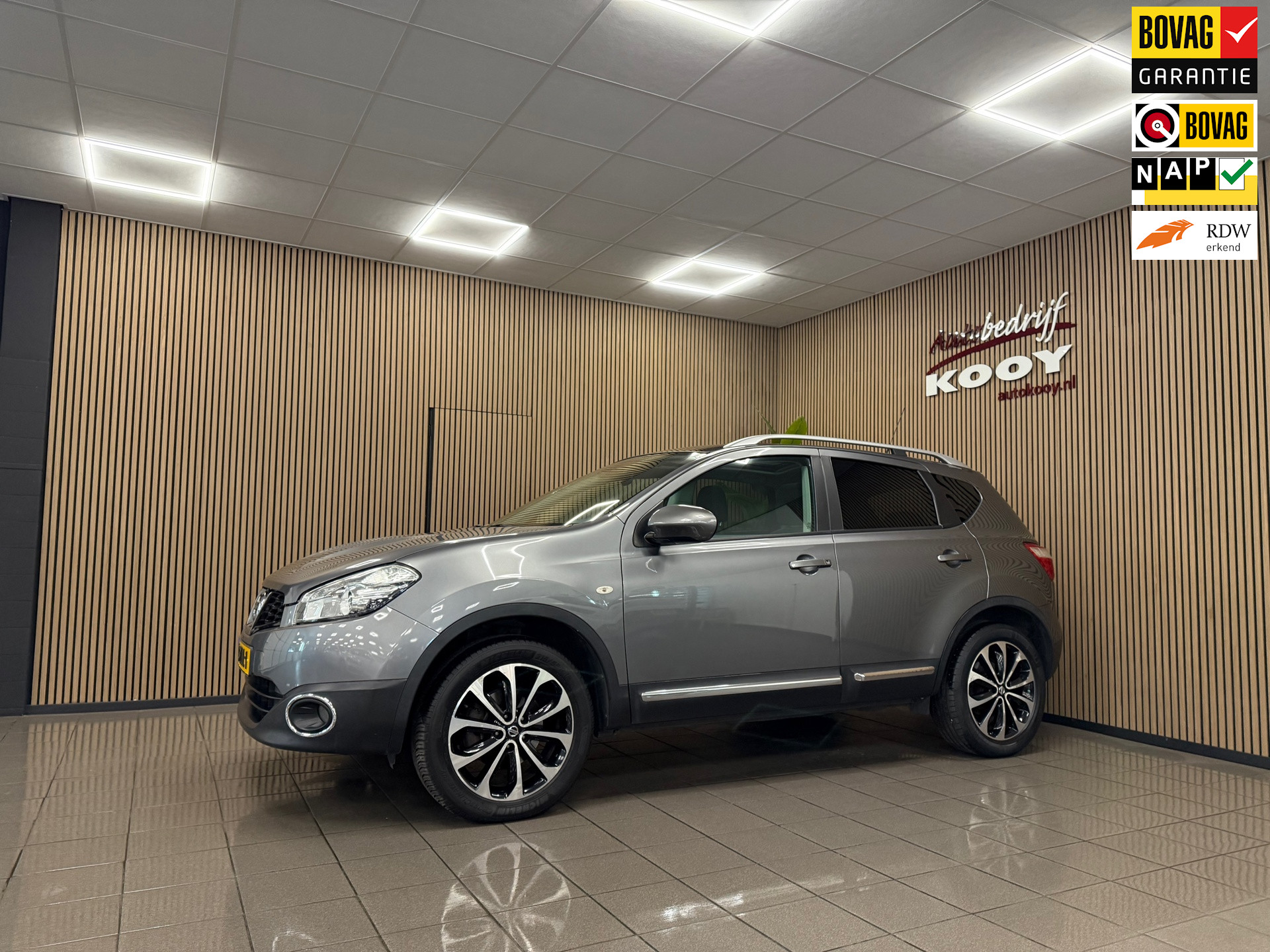 Nissan Qashqai 1.6 Connect Edition * Panoramadak / Camera / LM Velgen / NL Auto *