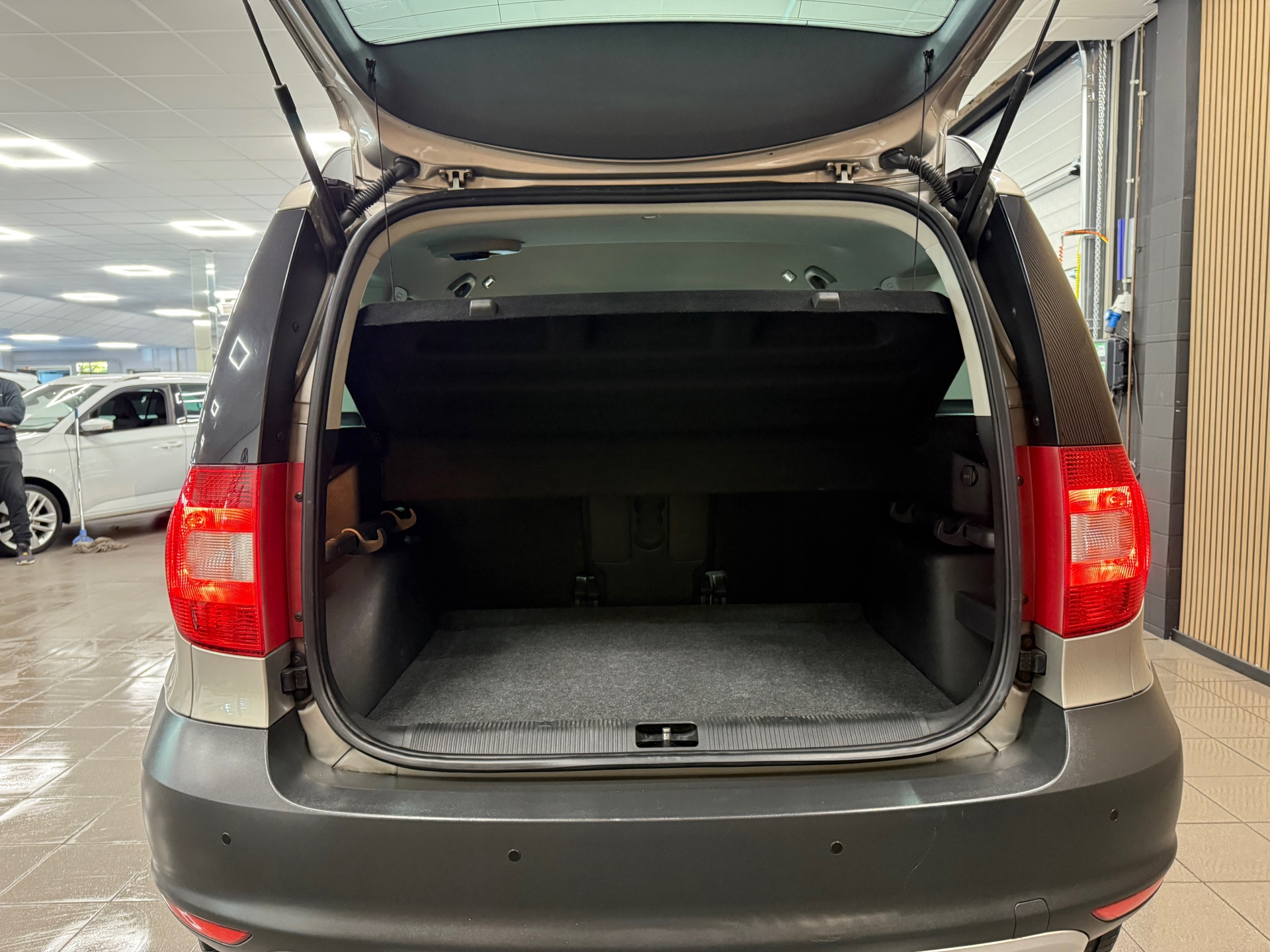 https://www.autokooy.nl//xml/images/48036675-5.JPG