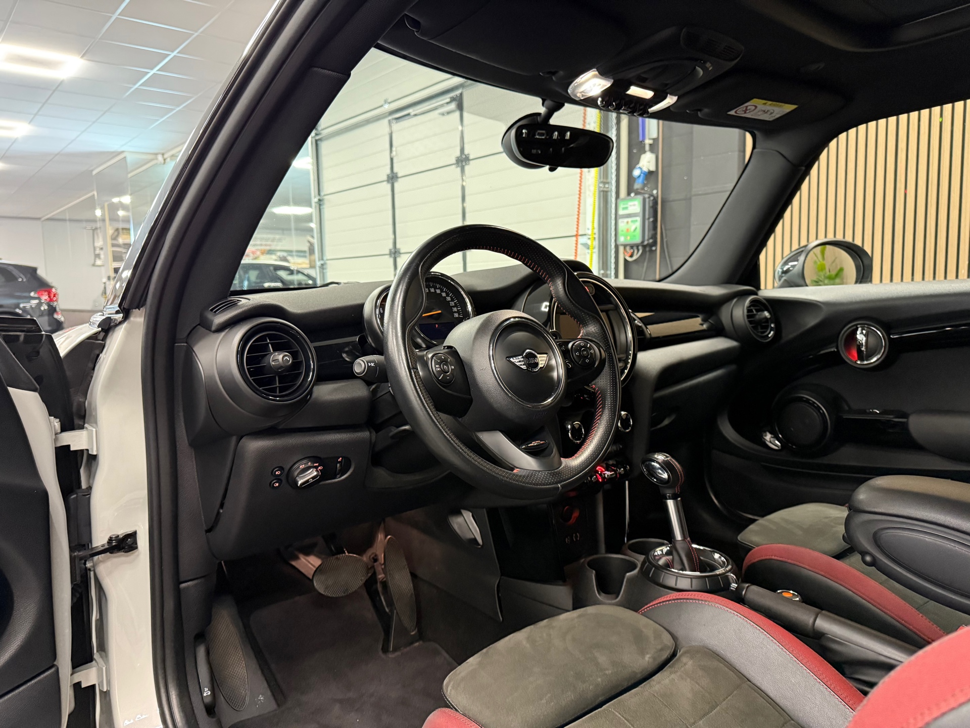 https://www.autokooy.nl//xml/images/48036836-15.JPG
