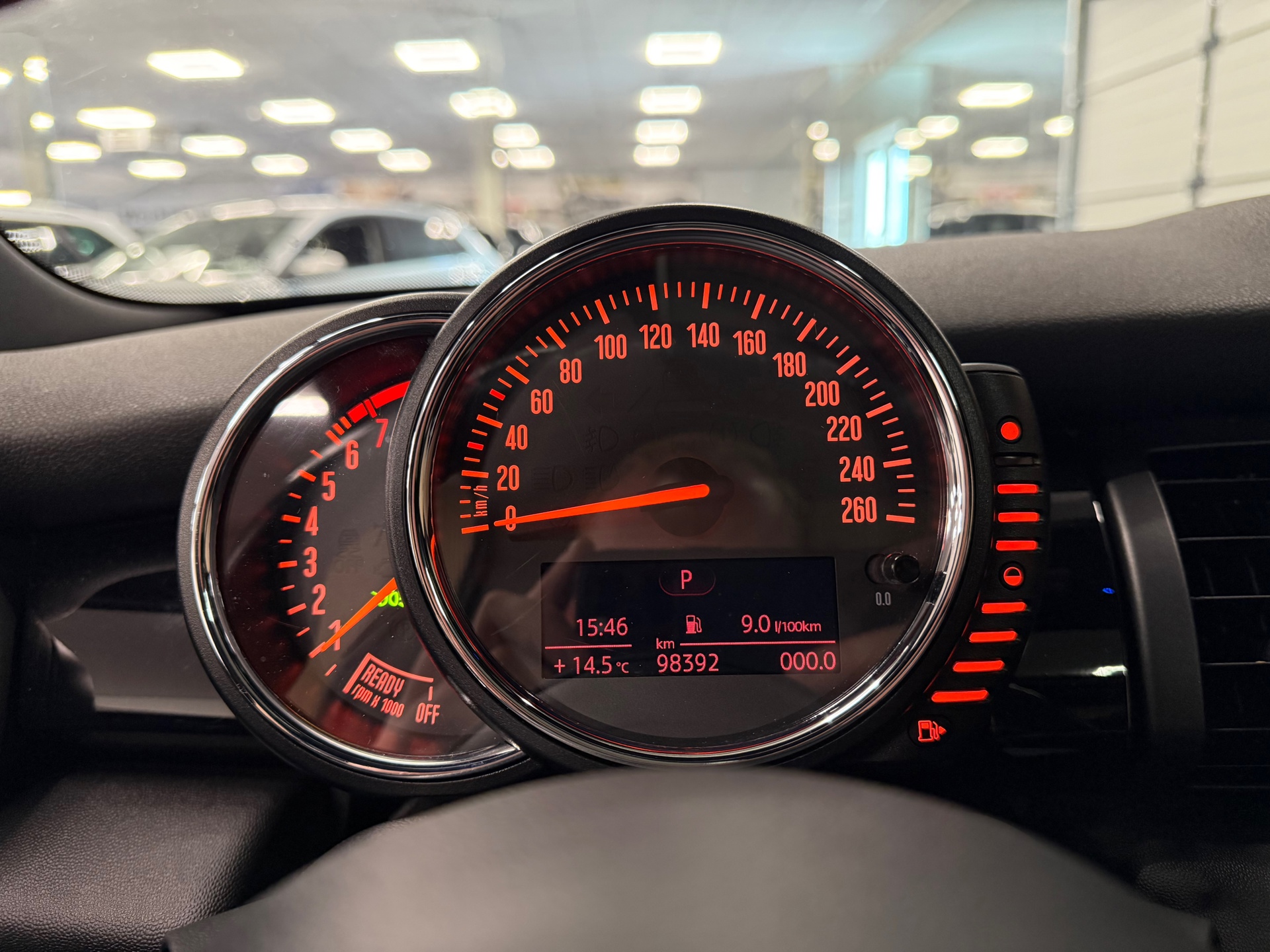 https://www.autokooy.nl//xml/images/48036836-17.JPG