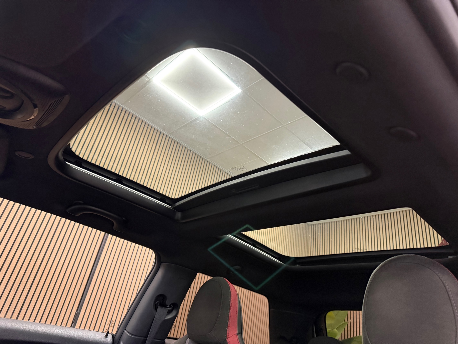 https://www.autokooy.nl//xml/images/48036836-23.JPG