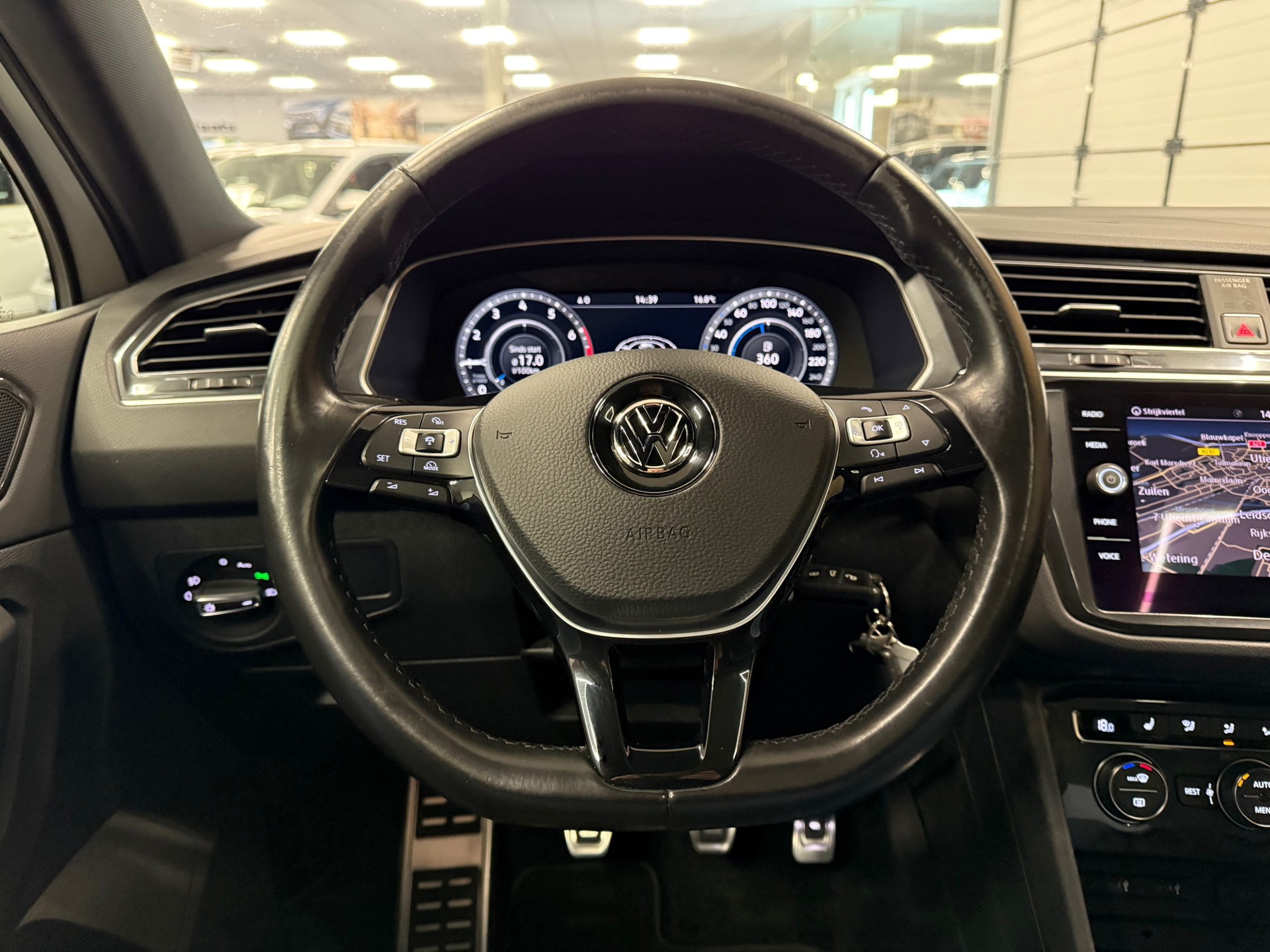 https://www.autokooy.nl//xml/images/48064329-13.JPG
