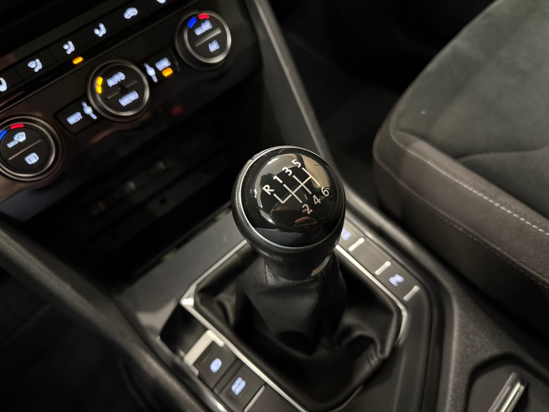 https://www.autokooy.nl//xml/images/48064329-19.JPG