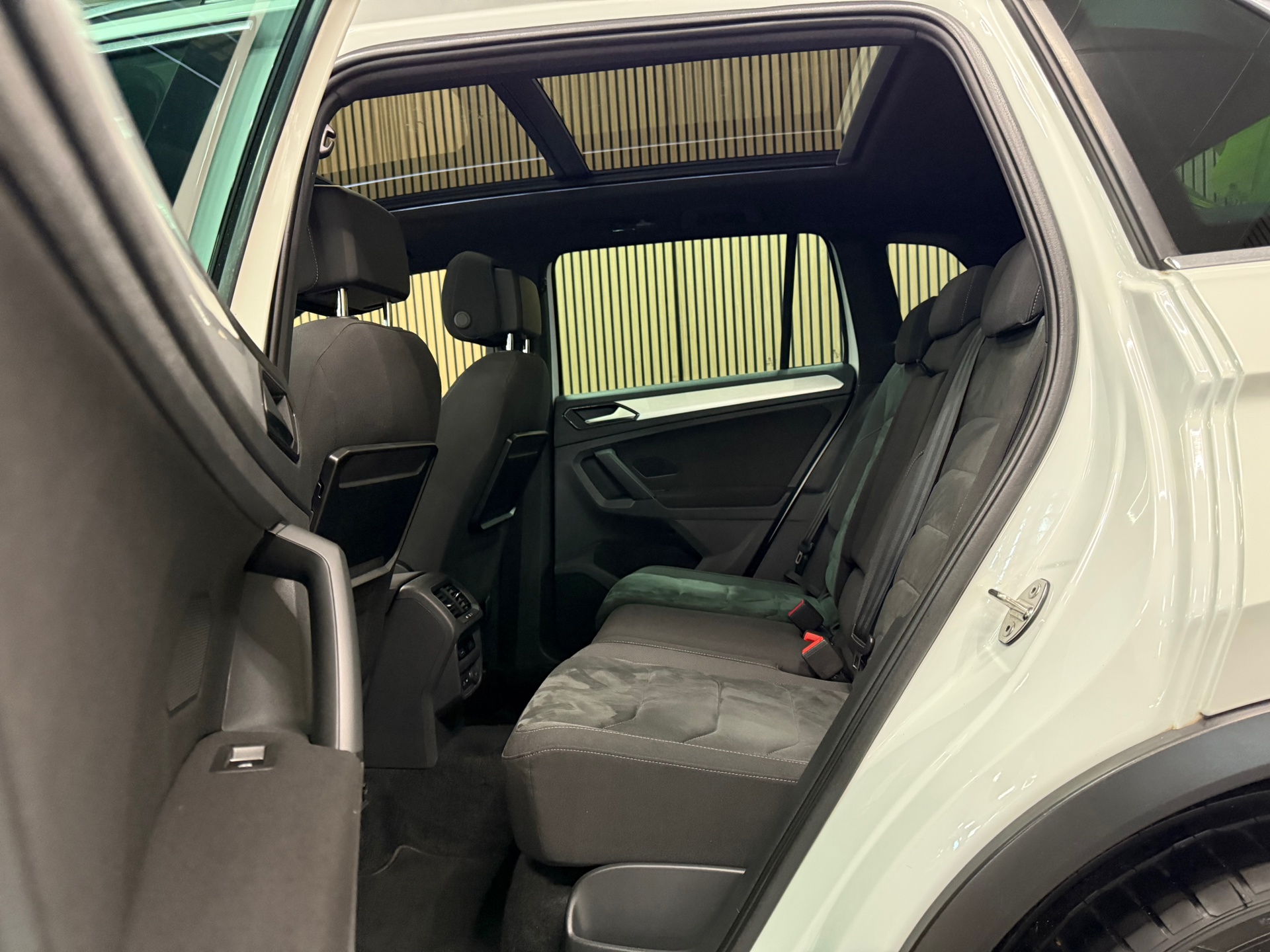 https://www.autokooy.nl//xml/images/48064329-21.JPG
