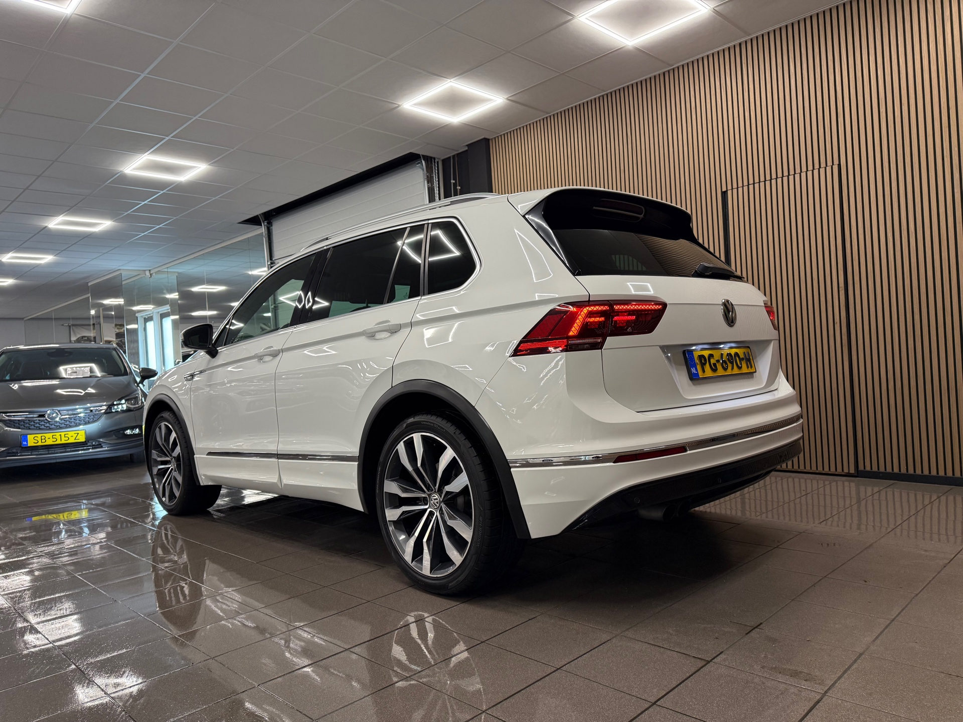 https://www.autokooy.nl//xml/images/48064329-3.JPG