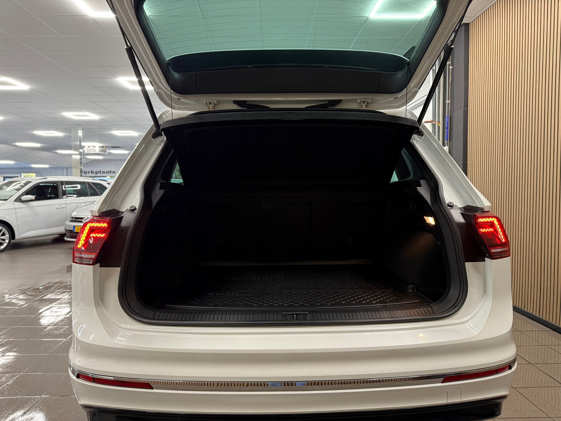 https://www.autokooy.nl//xml/images/48064329-5.JPG