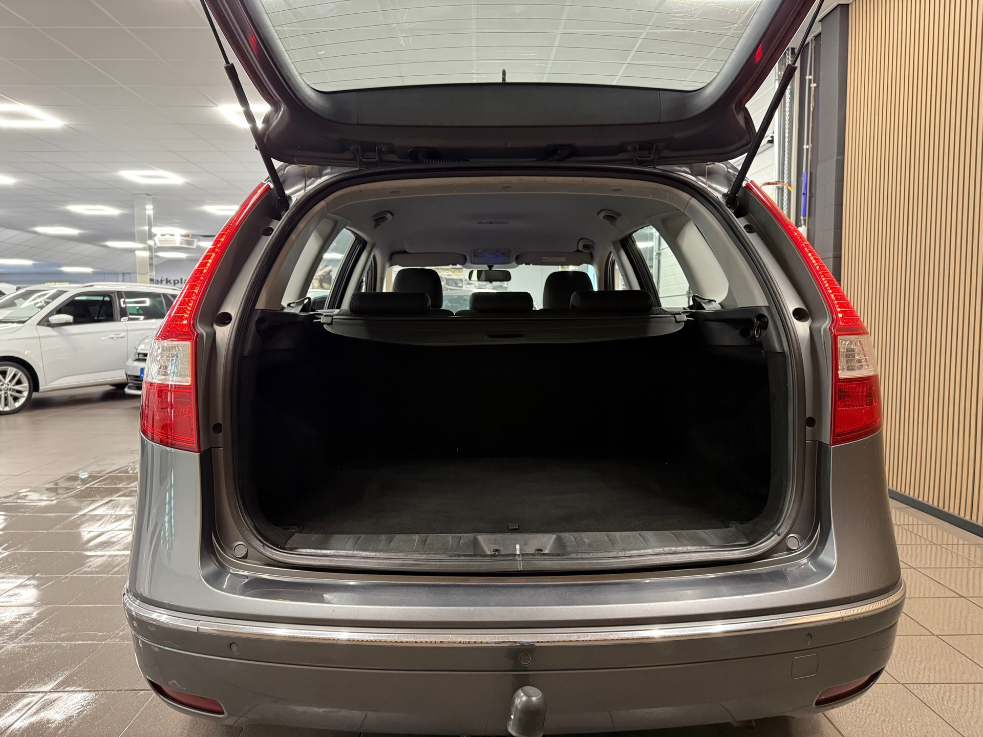 https://www.autokooy.nl//xml/images/48064380-5.JPG