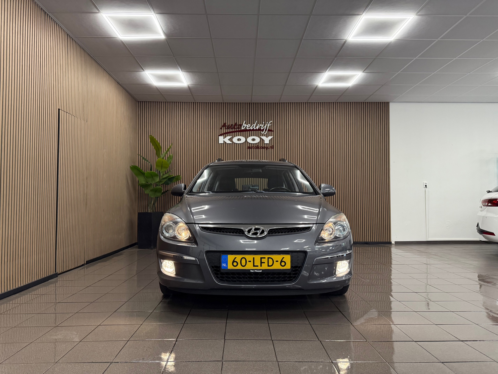https://www.autokooy.nl//xml/images/48064380-8.JPG