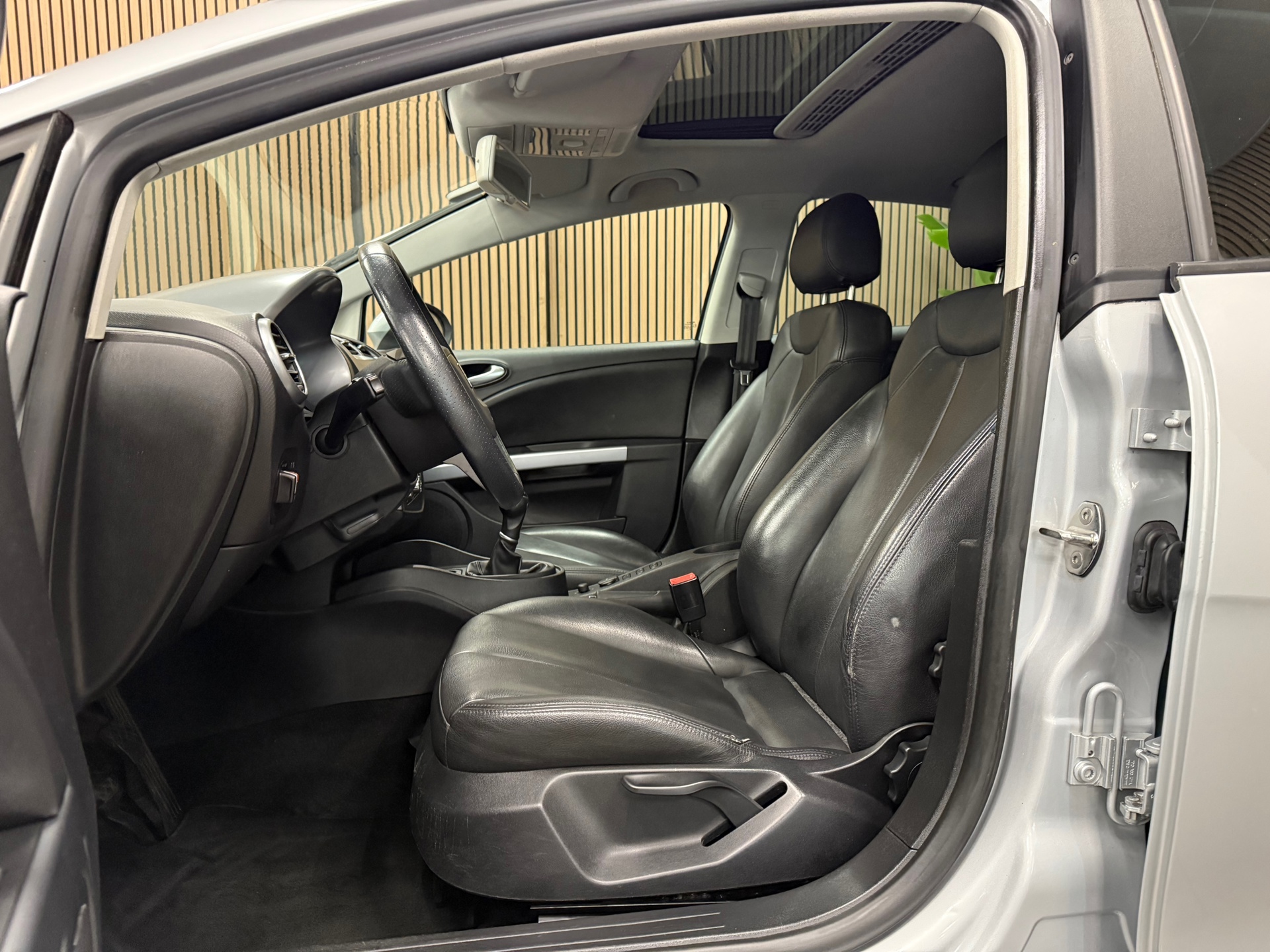 https://www.autokooy.nl//xml/images/48113178-11.JPG