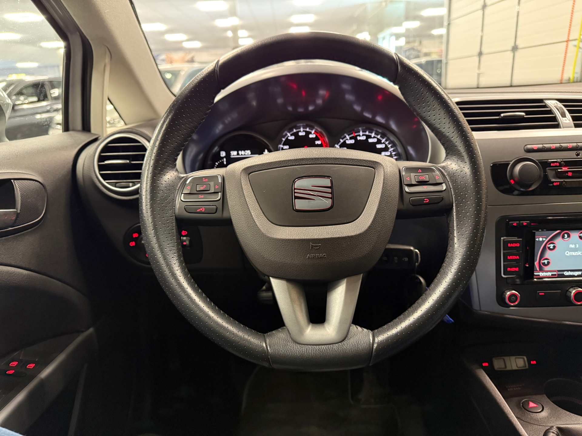 https://www.autokooy.nl//xml/images/48113178-13.JPG