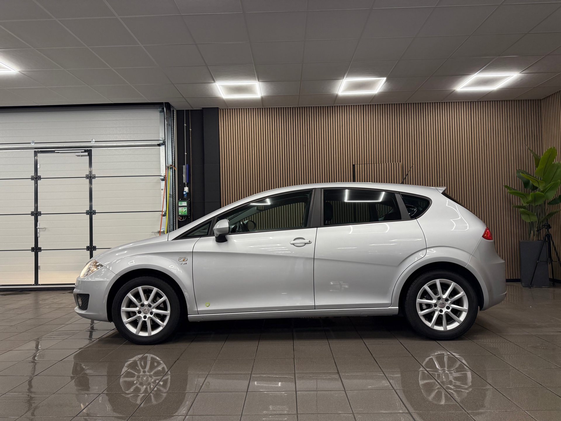 https://www.autokooy.nl//xml/images/48113178-2.JPG
