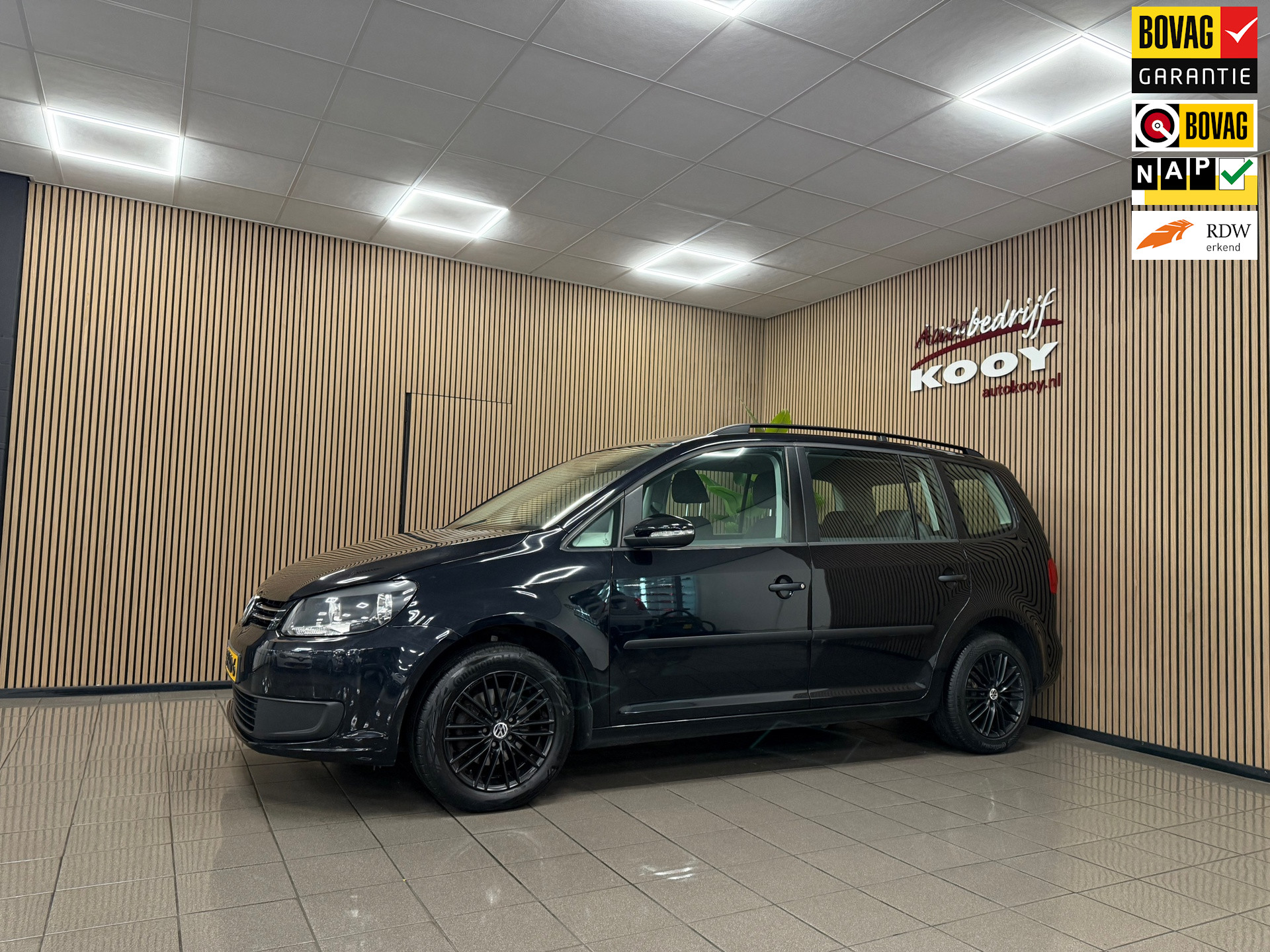 Volkswagen Touran 1.2 TSI BlueMotion * Navigatie / Parkeersensoren / LM Velgen / NL Auto *