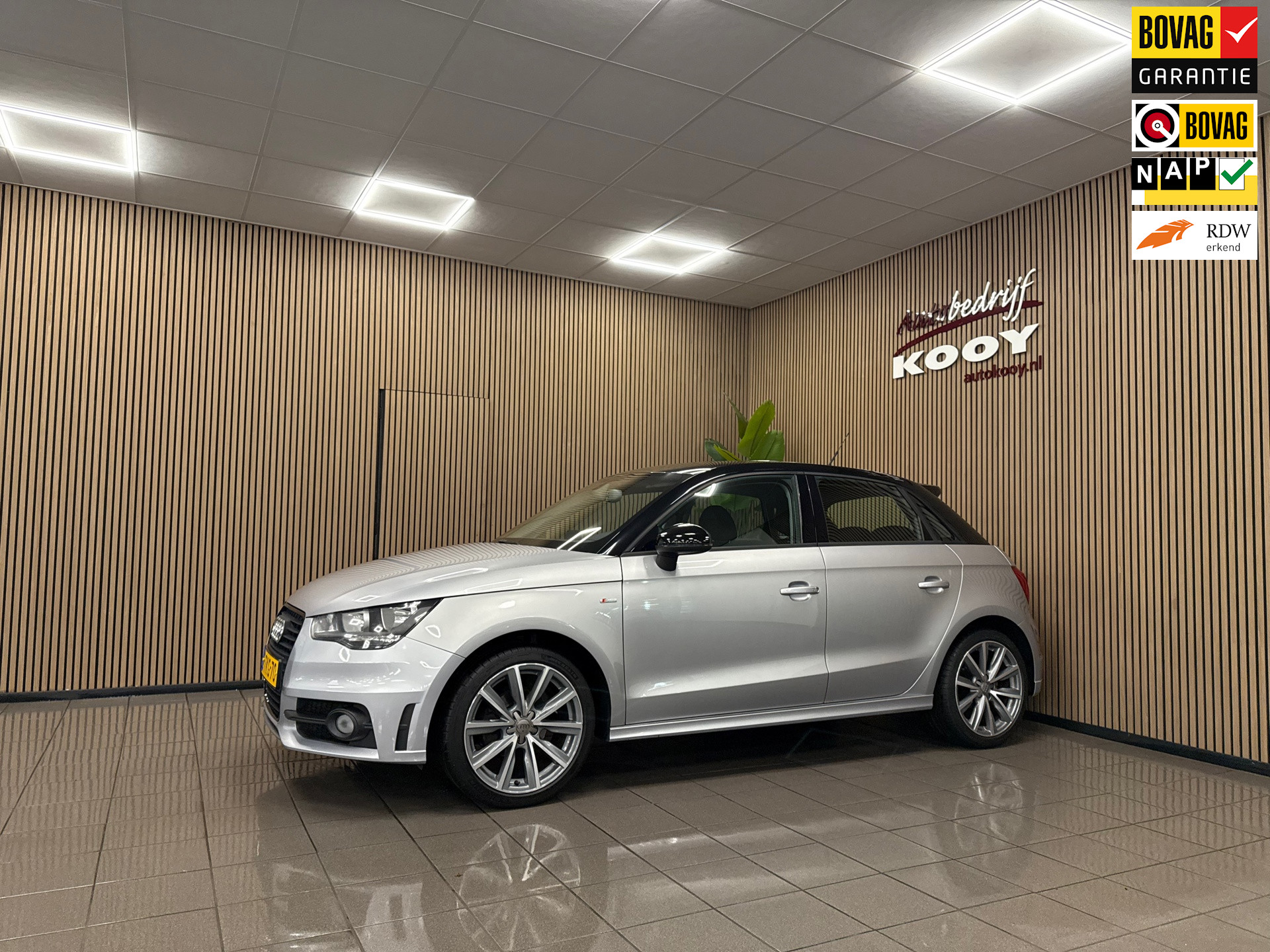 Audi A1 Sportback 1.2 TFSI Admired * Navigatie / LM Velgen / Cruise control / NL Auto *