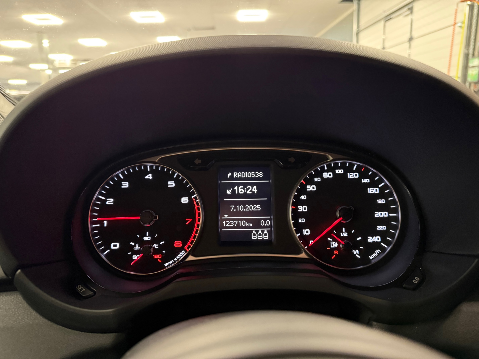 https://www.autokooy.nl//xml/images/48160664-15.JPG