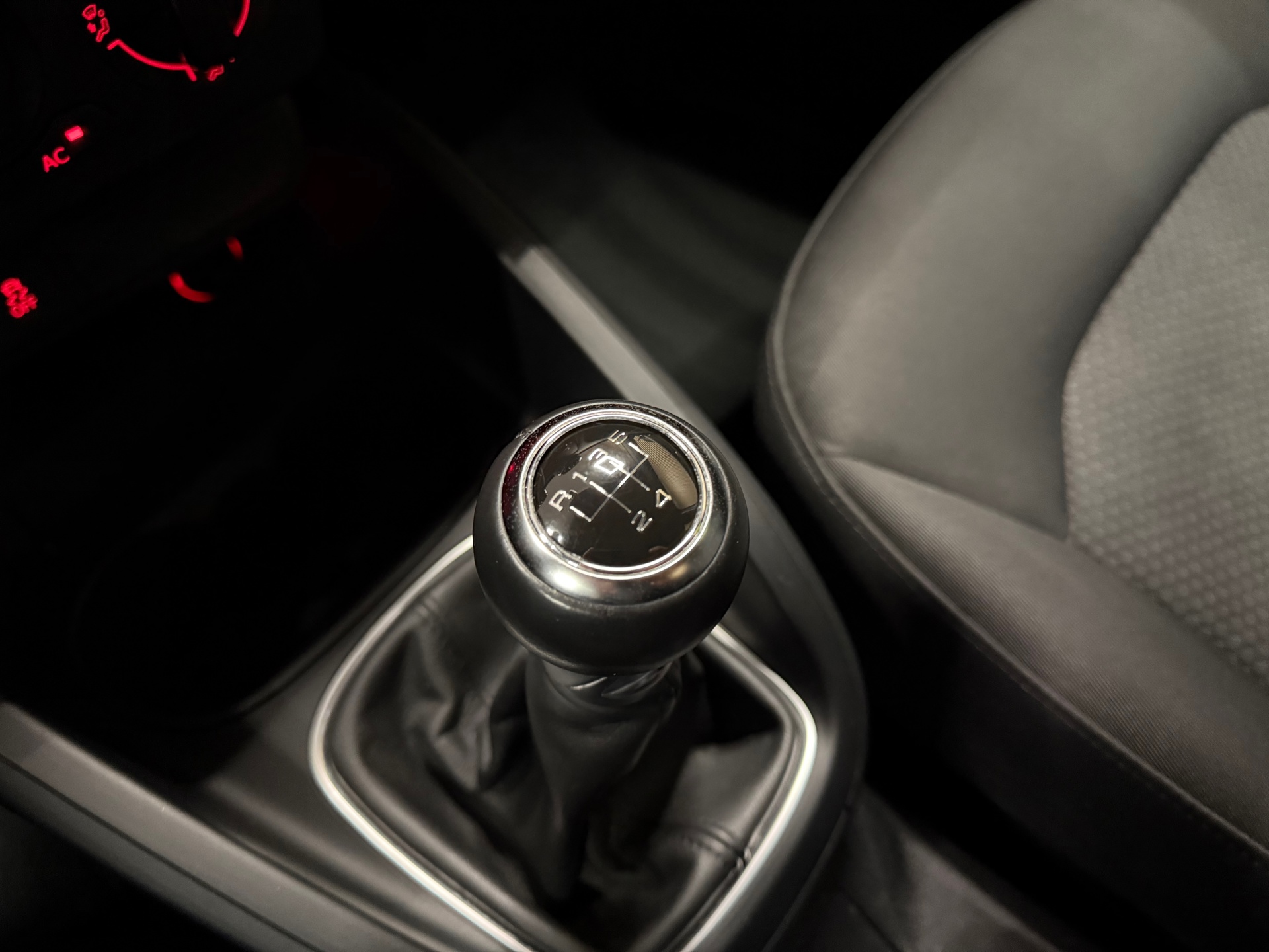 https://www.autokooy.nl//xml/images/48160664-21.JPG