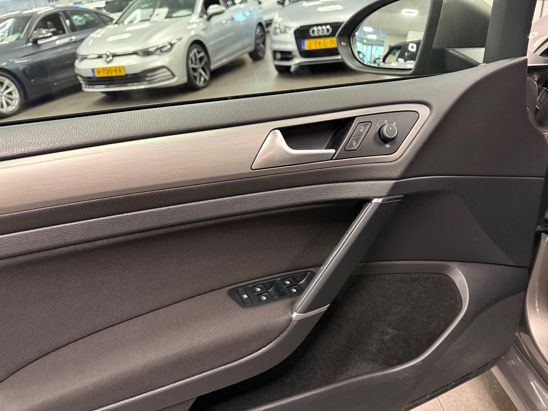 https://www.autokooy.nl//xml/images/48160687-10.JPG