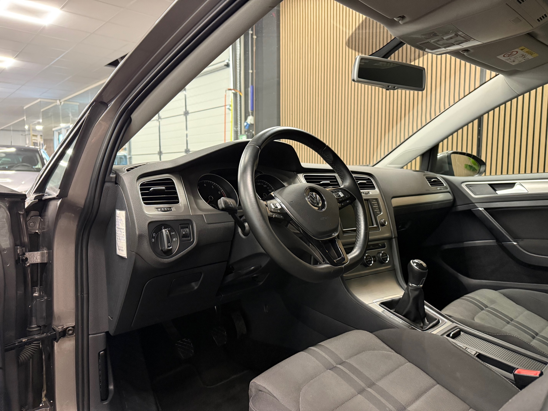 https://www.autokooy.nl//xml/images/48160687-12.JPG