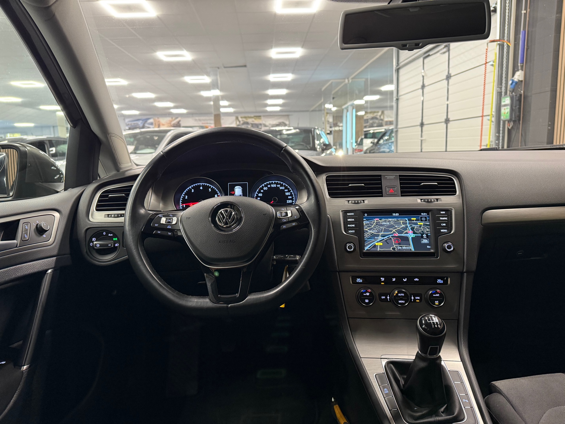 https://www.autokooy.nl//xml/images/48160687-22.JPG