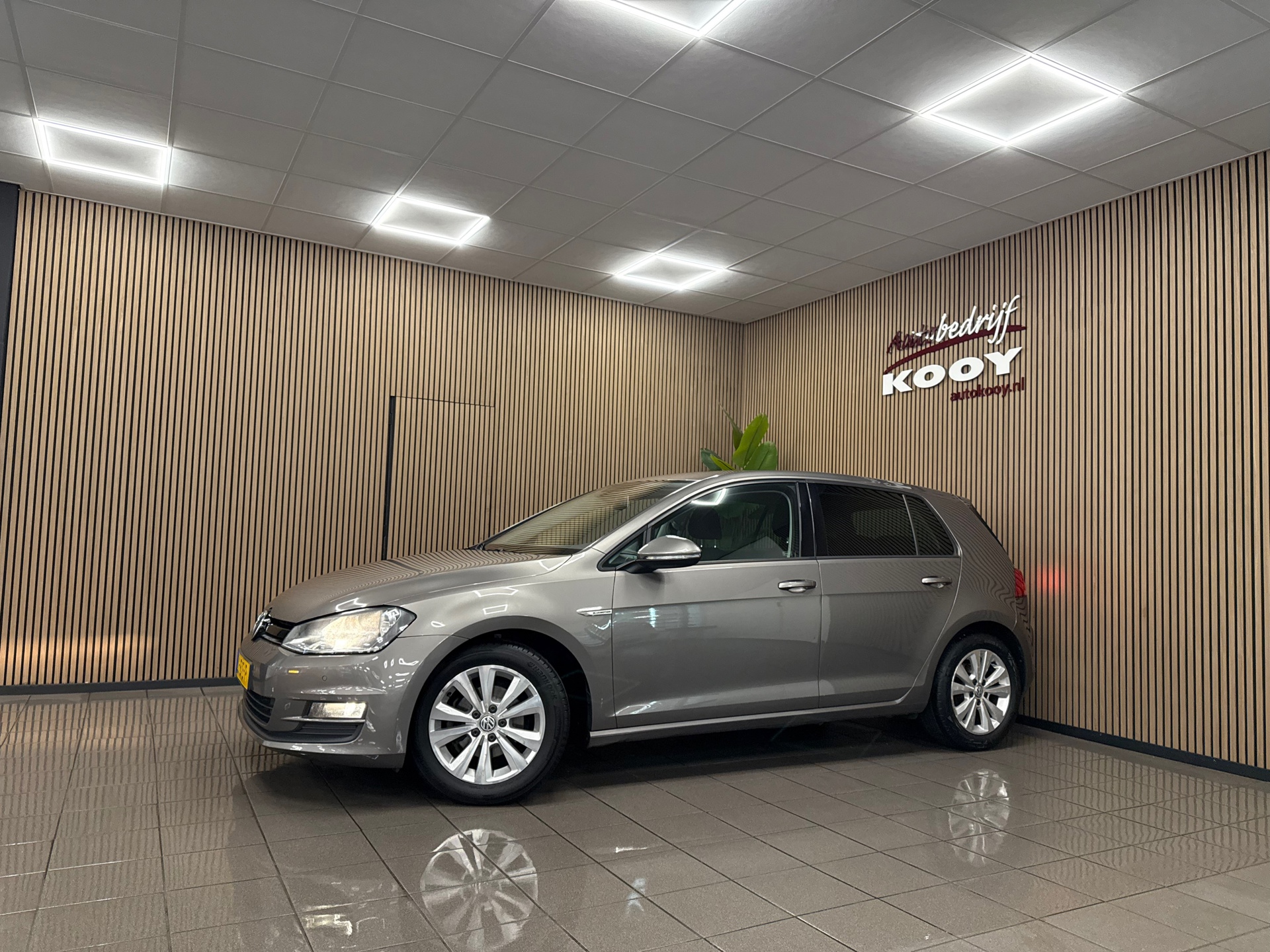 https://www.autokooy.nl//xml/images/48160687-9.JPG