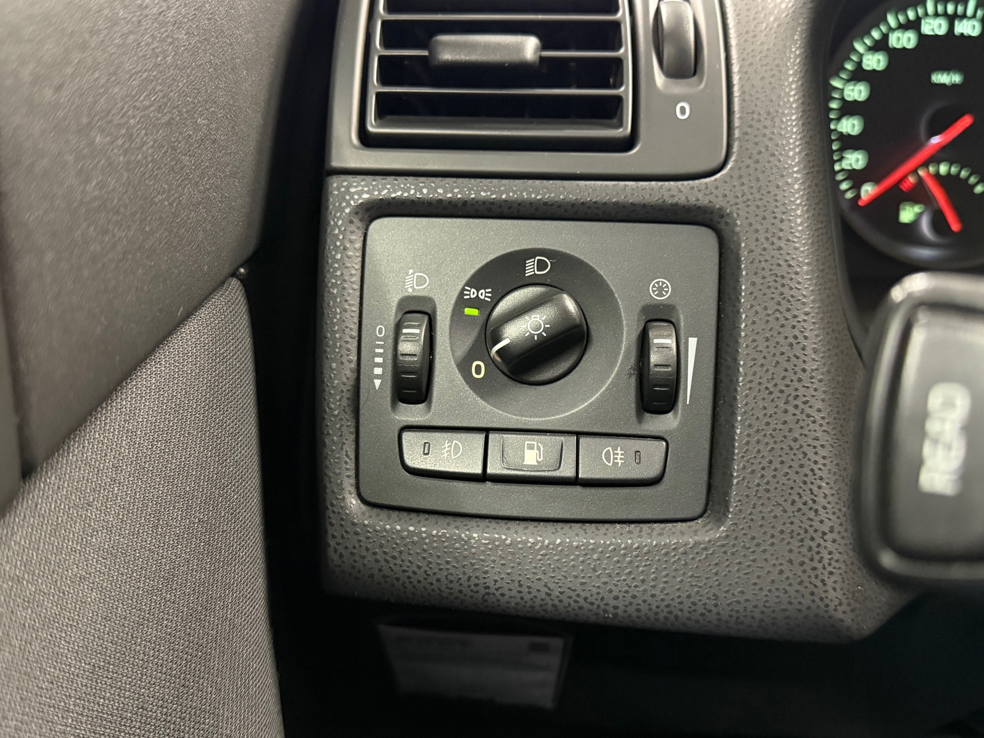 https://www.autokooy.nl//xml/images/48261410-13.JPG