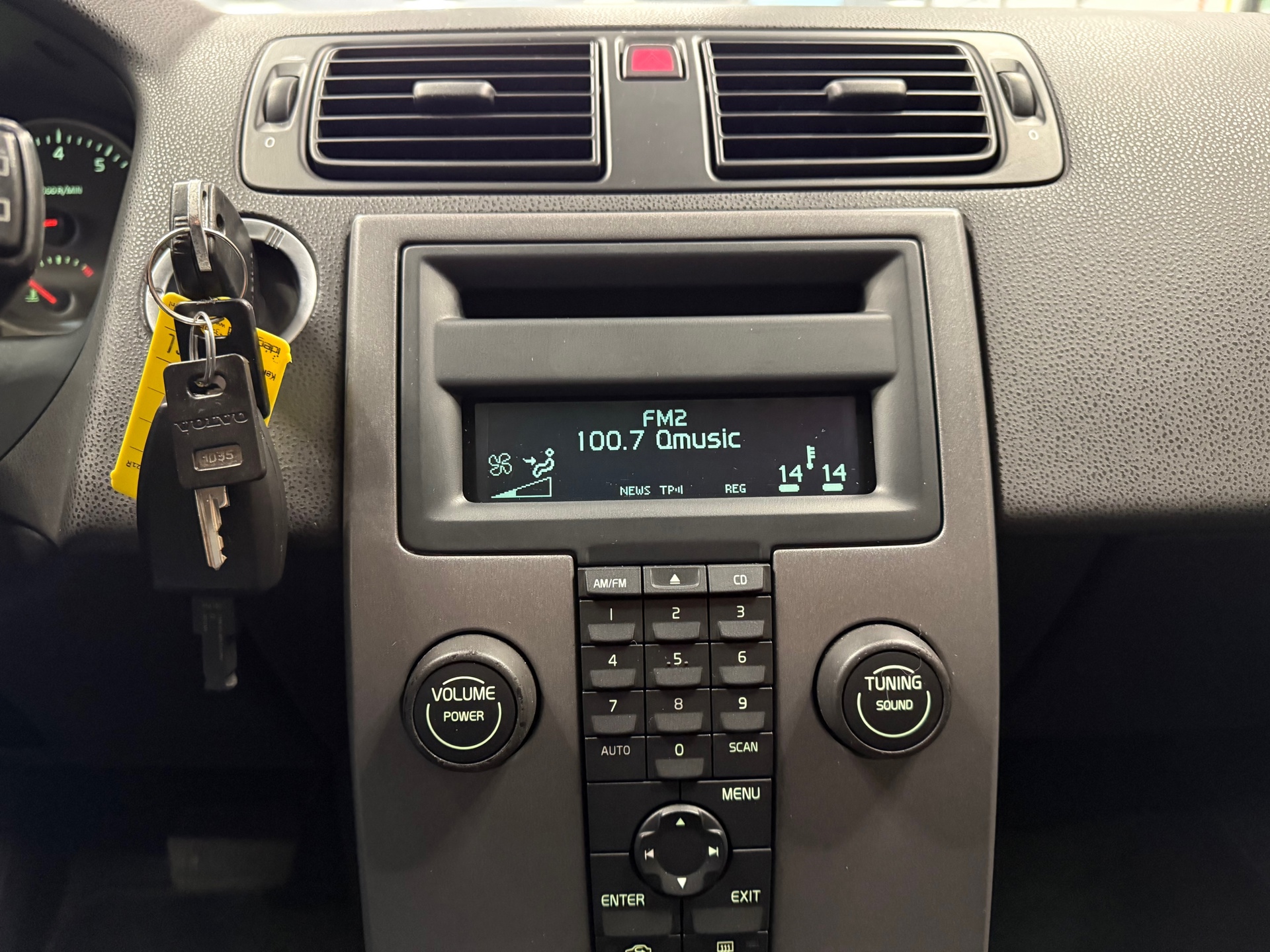 https://www.autokooy.nl//xml/images/48261410-16.JPG