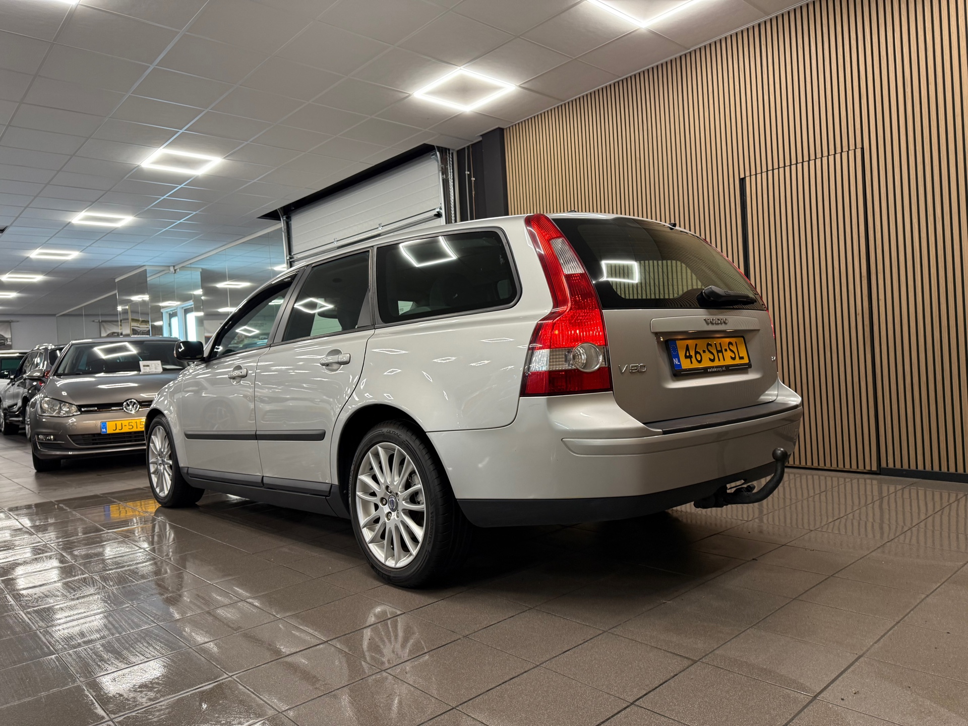 https://www.autokooy.nl//xml/images/48261410-3.JPG