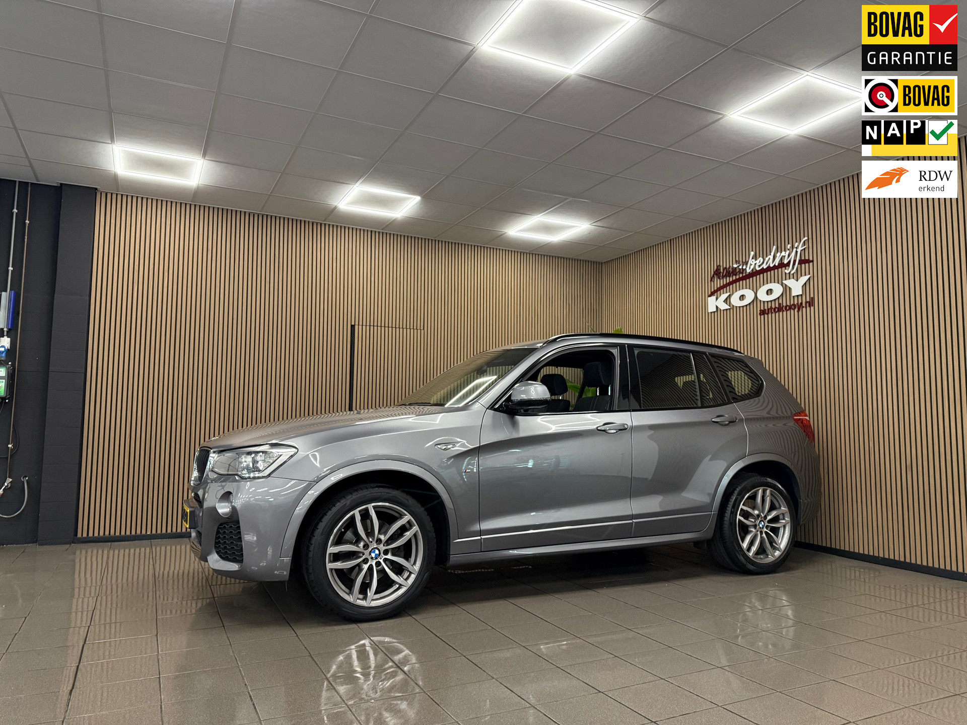 BMW X3 SDrive20i M-Sport Centennial High Executive * 1e Eig / Panoramadak / Xenon / Leder / NL Auto *