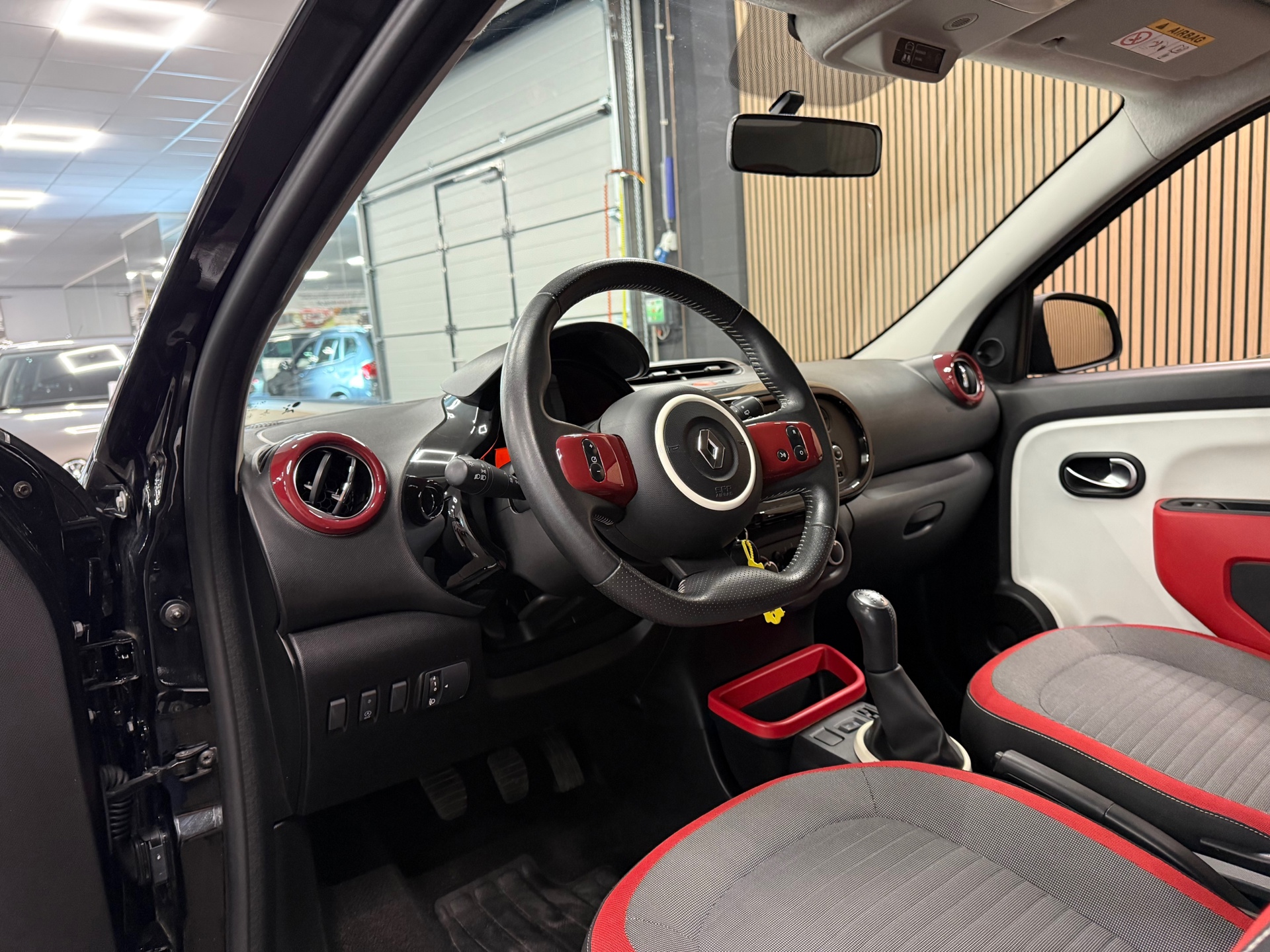 https://www.autokooy.nl//xml/images/48264154-13.JPG