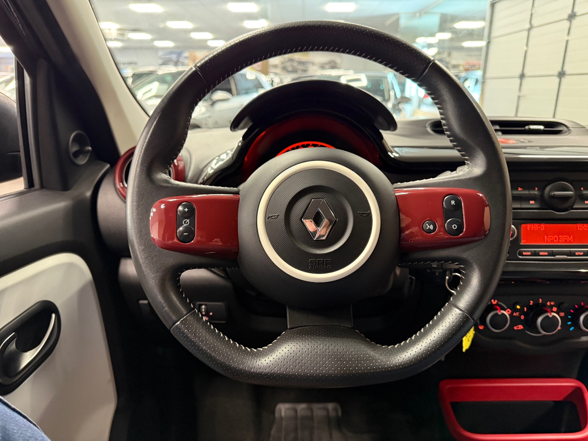 https://www.autokooy.nl//xml/images/48264154-14.JPG