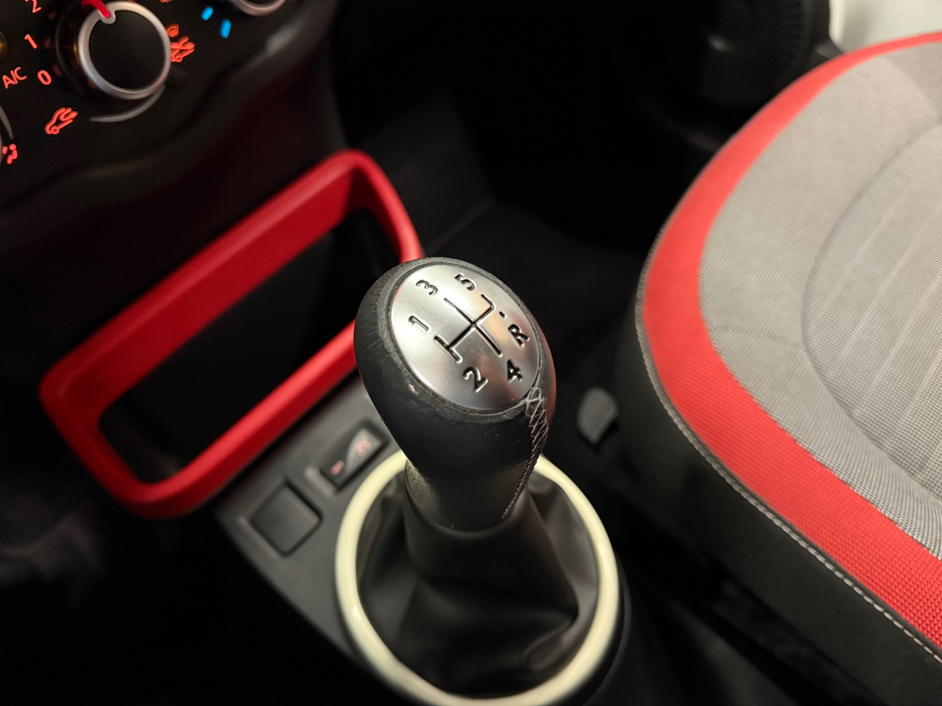 https://www.autokooy.nl//xml/images/48264154-18.JPG